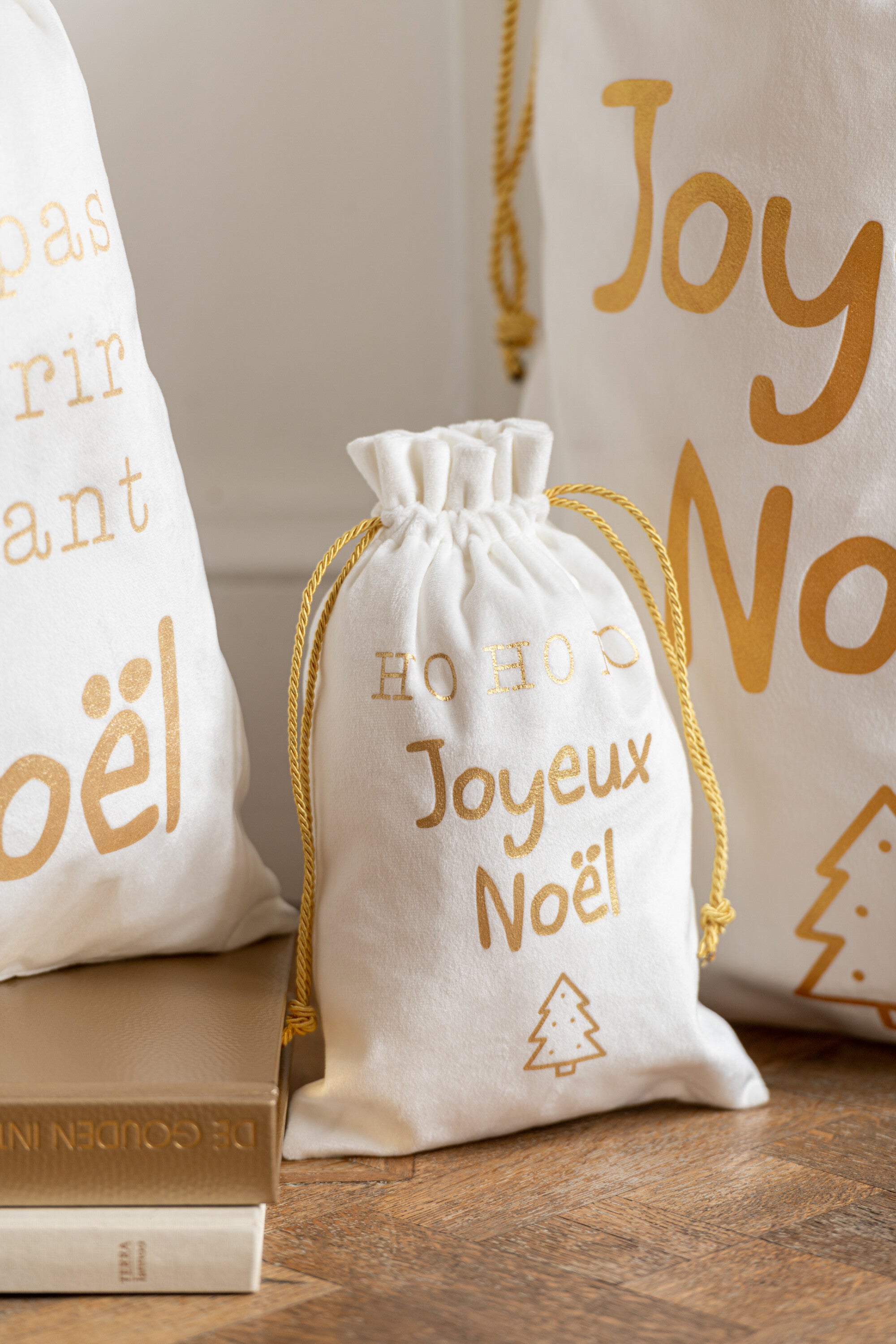 J-Line Bag Christmas French Velvet White/Gold Large Assortment Of 3