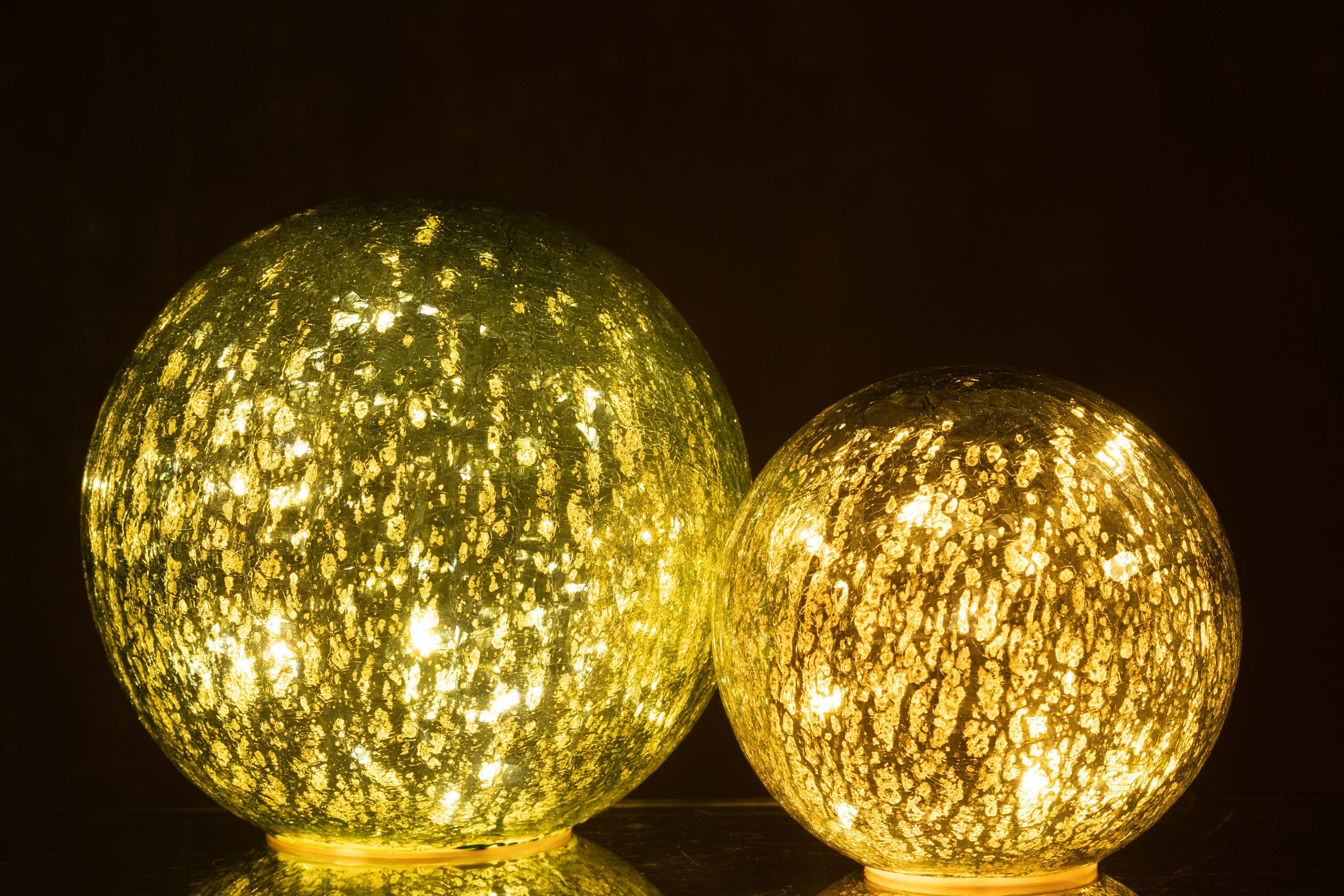 Bal met LED-verlichting van glas, groen, groot