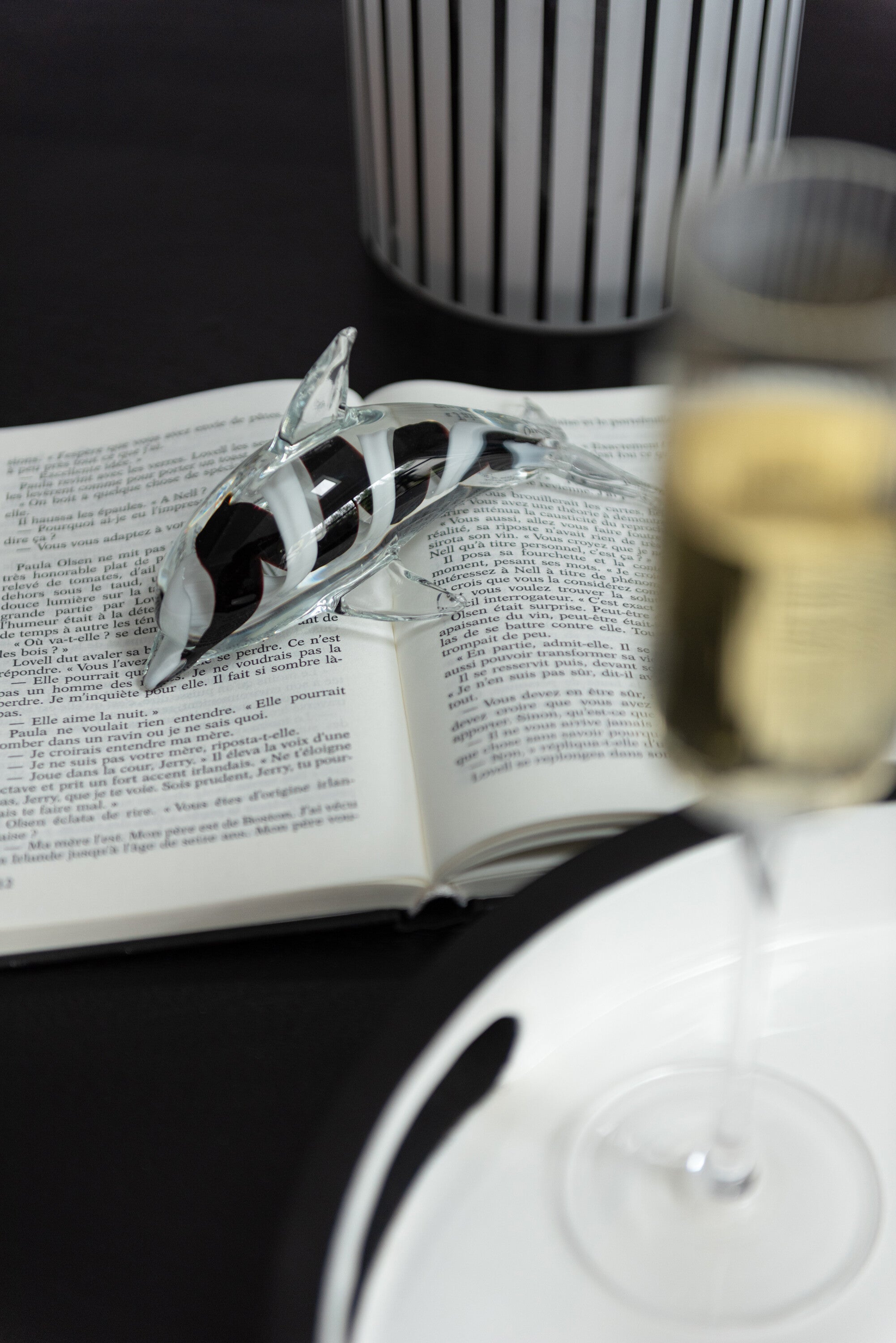 J-Line Presse Pap Dolfijn Glas Zwart/Wit Large