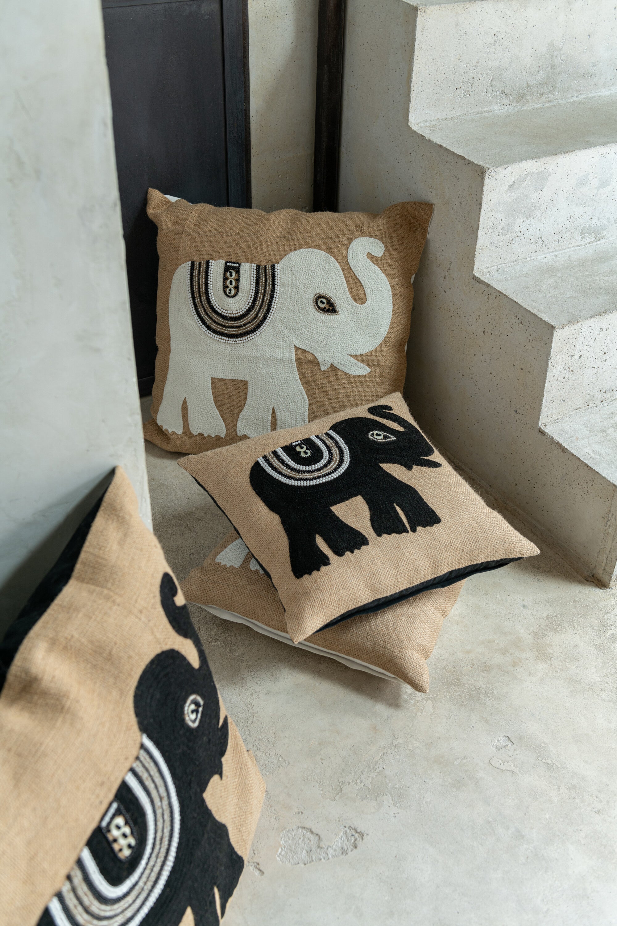 J-Line kussen Olifant - textiel - naturel/wit - small