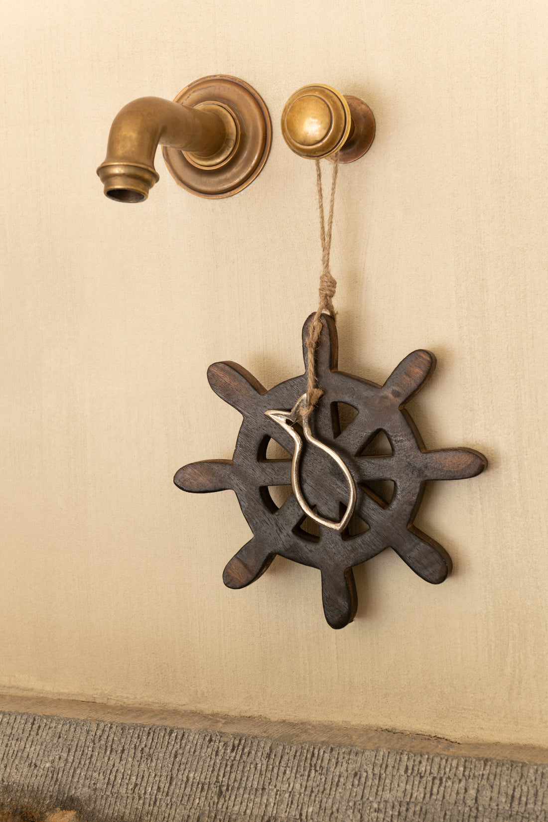 J-Line Roer Vis Mangohout Donkerbruin Small