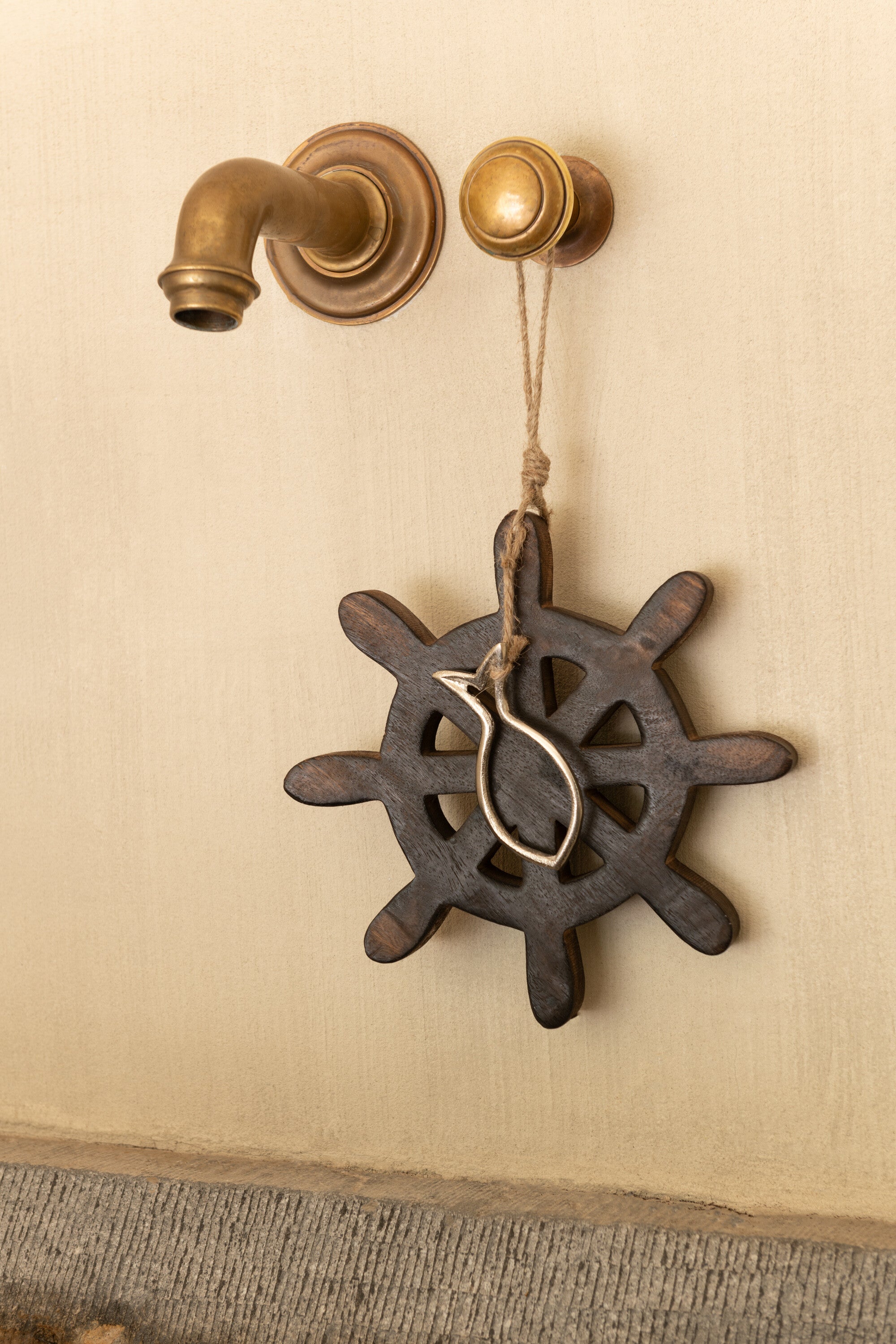 J-Line Roer Vis Mangohout Donkerbruin Small