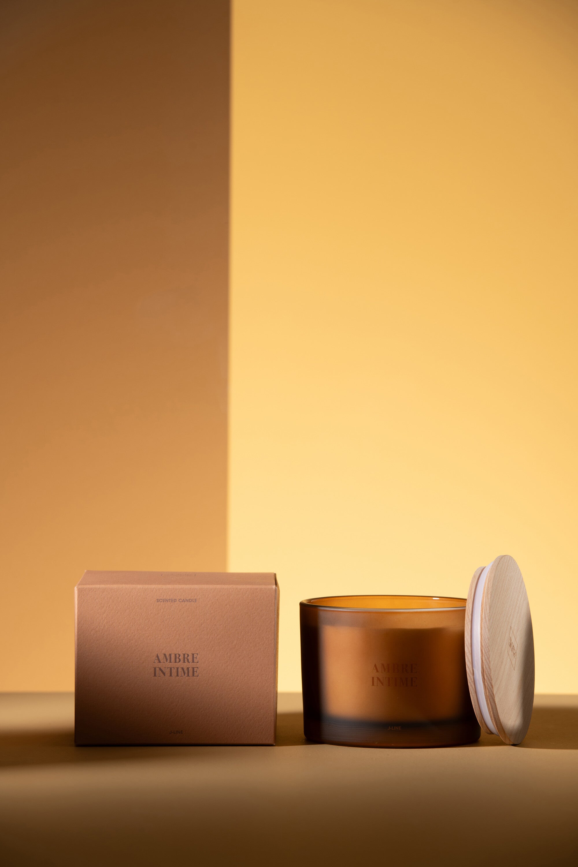 J-Line geurkaars Essential Accords - Ambre Intime - oker