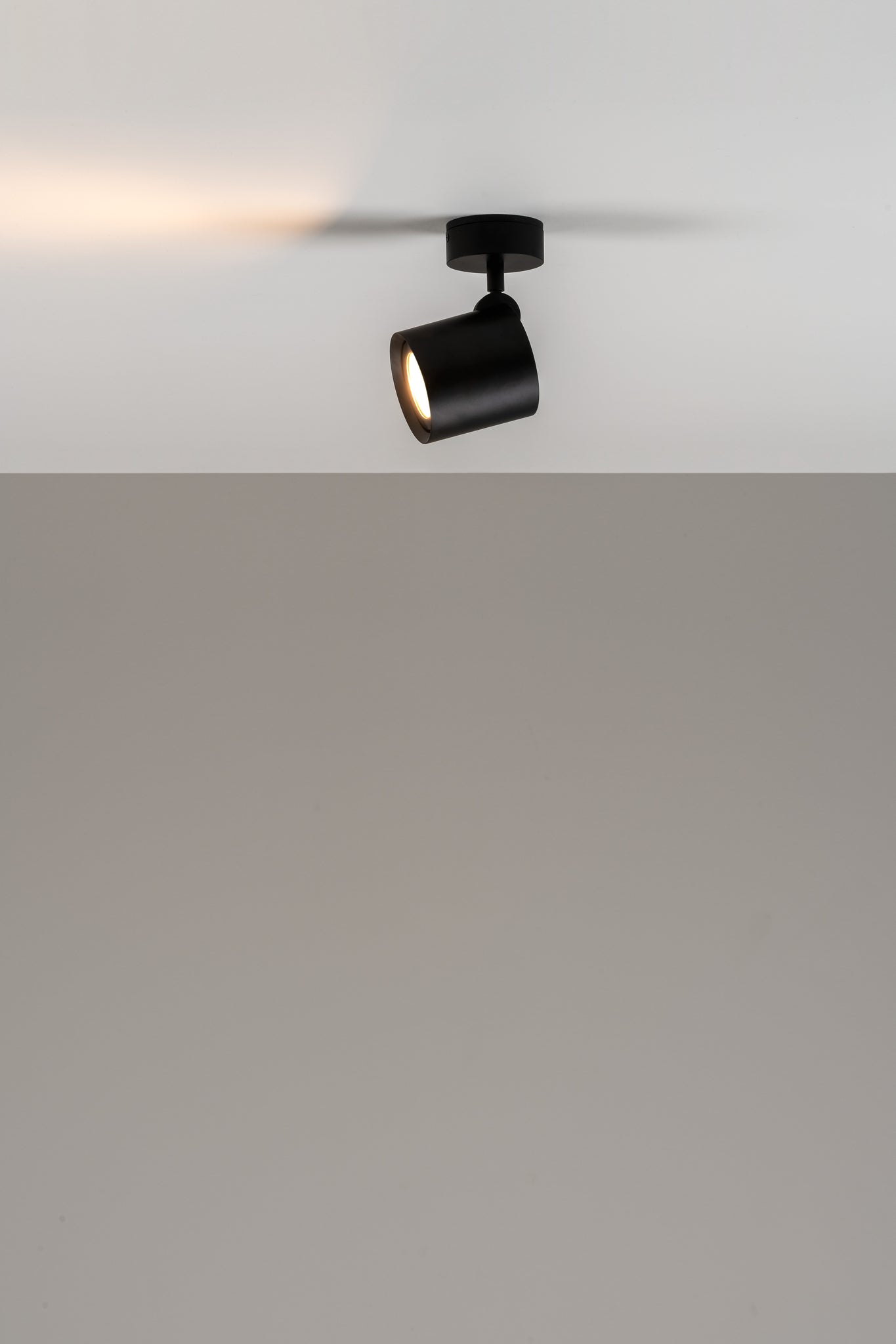 Kronn wand-/plafondlamp GU10, gestructureerd zwart