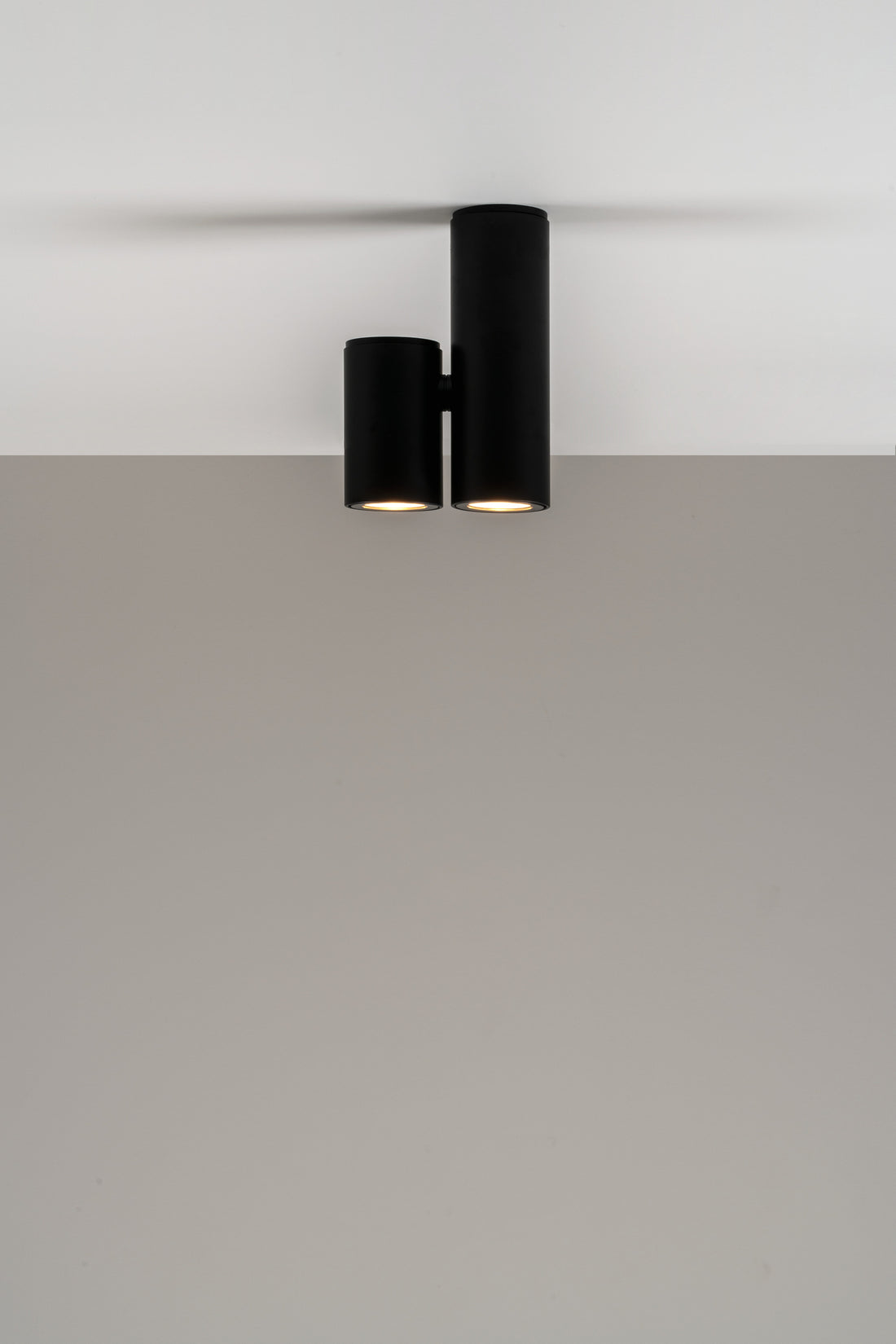 Kronn plafondlamp 2 x GU10 zwart met structuur