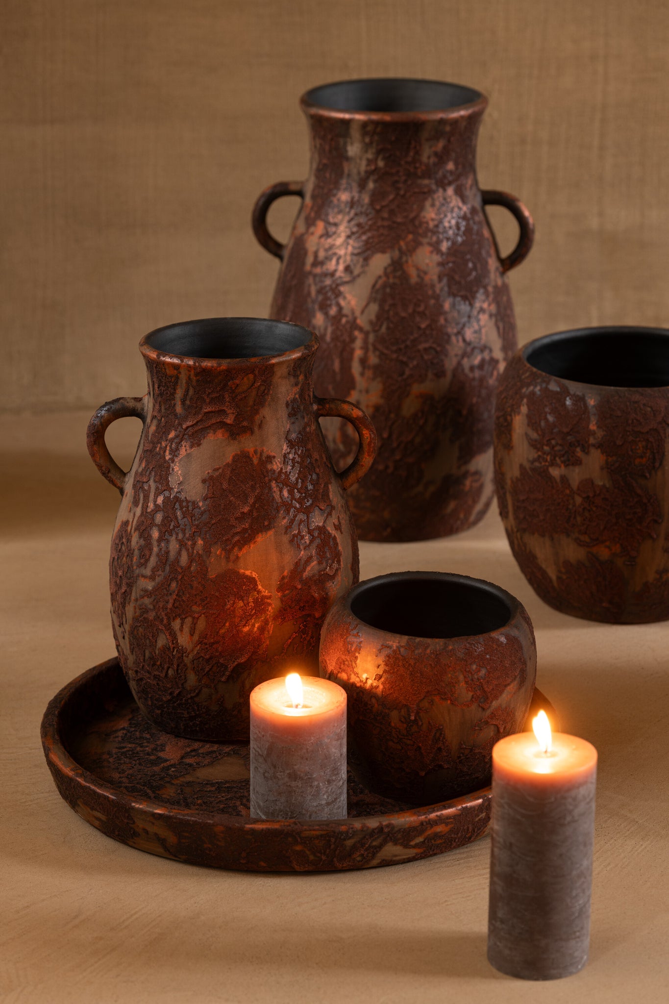 BLOEMPOT CER+VOET HOUT GRIJS/W