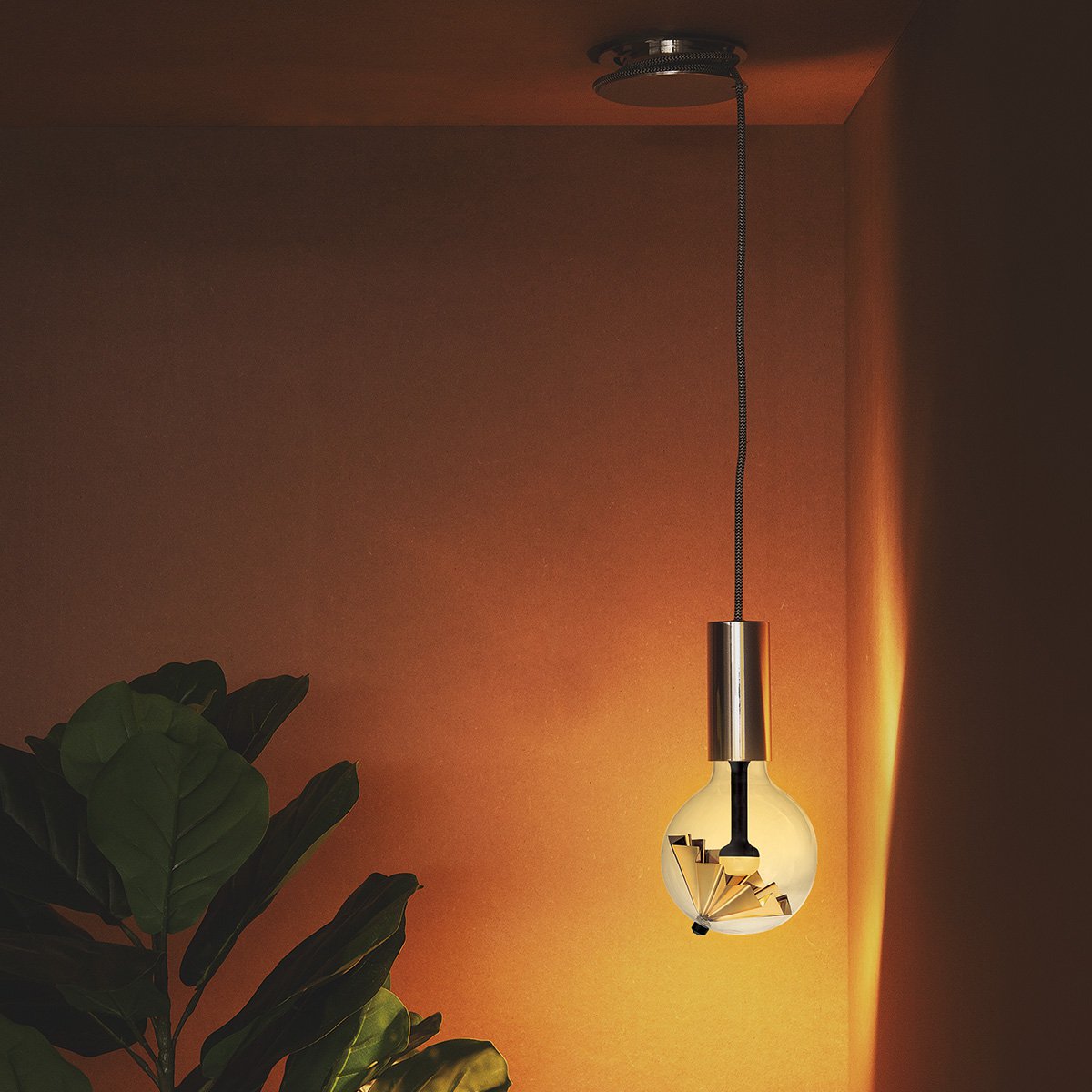 dimbare LED lamp Umbrella goud G120 E27 5W 400Lm