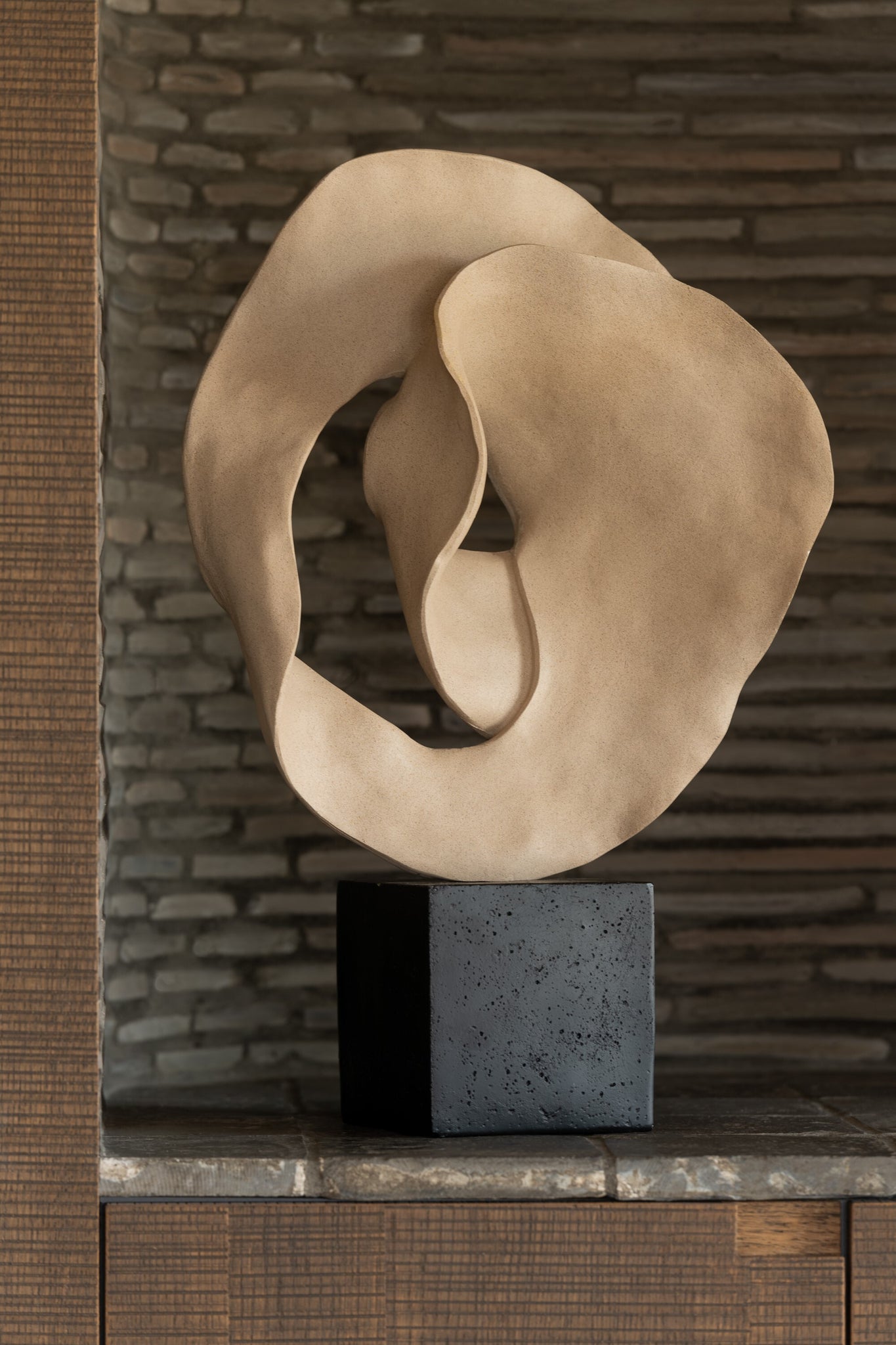 Deco Abstract Op Voet Hars Beige/Zwart