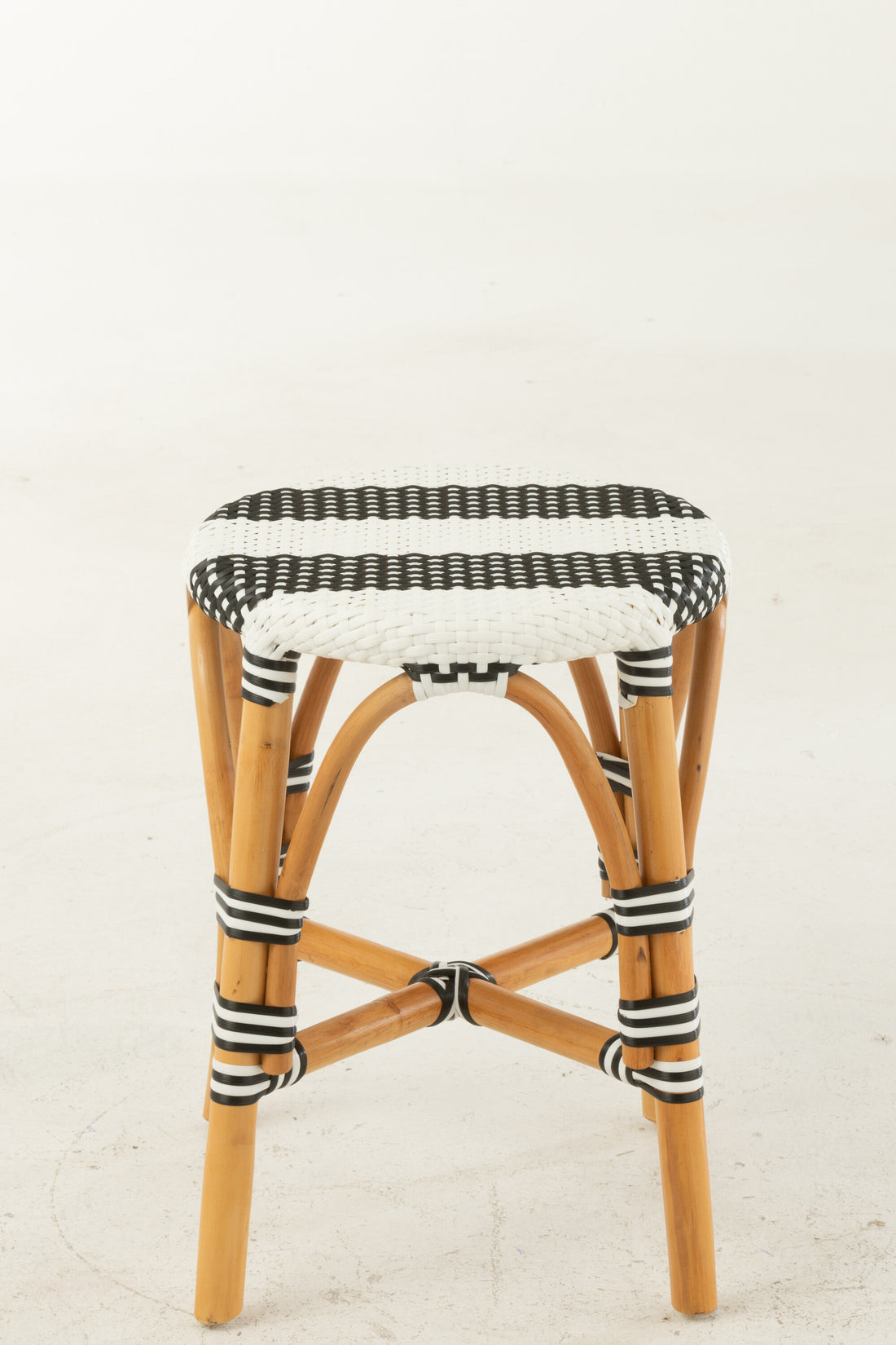 Kruk Rotan Zwart/Wit Klein