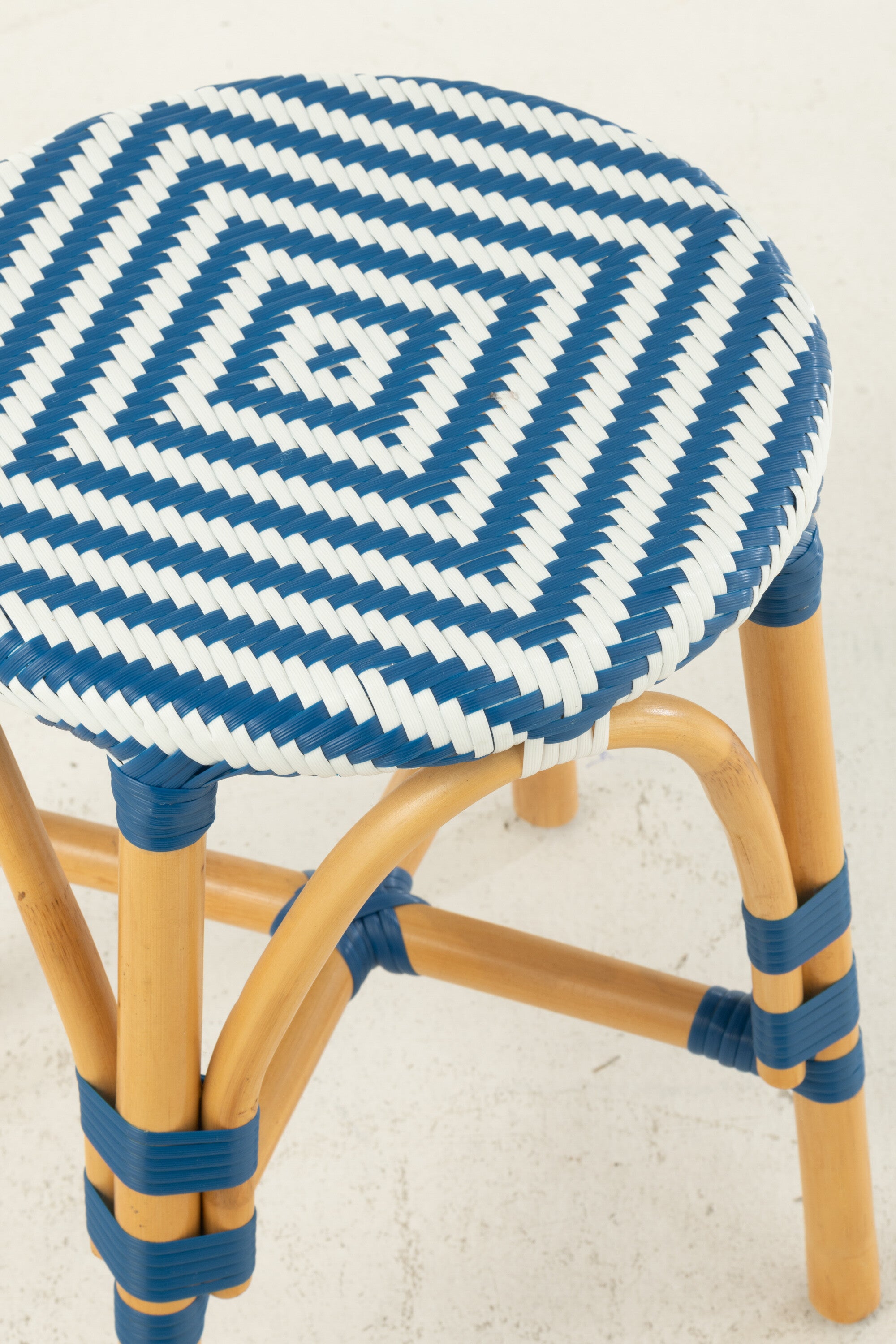 Kruk Rotan Blauw/Wit Klein