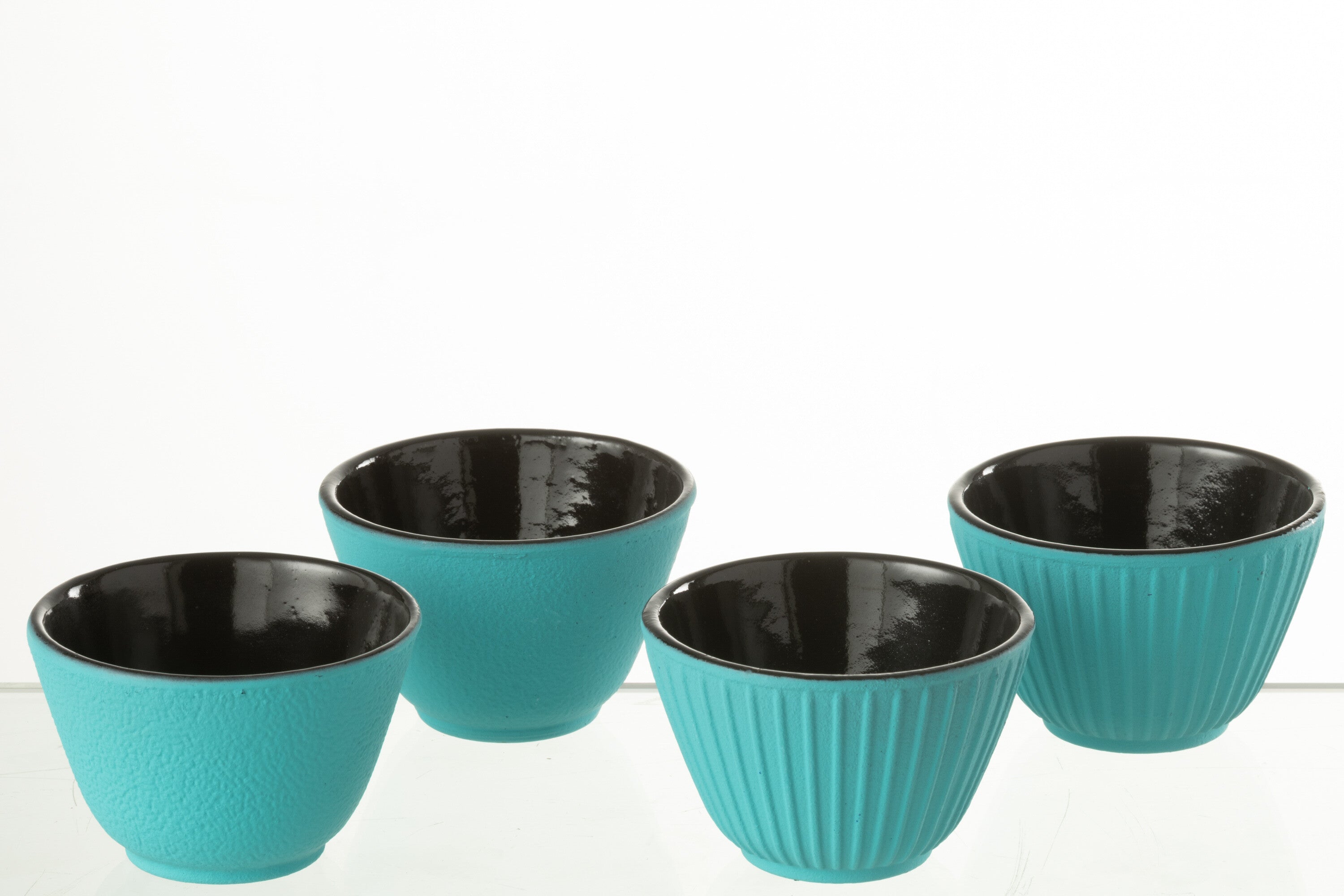 Doos met 2 theekopjes metaal blauw assortiment 2