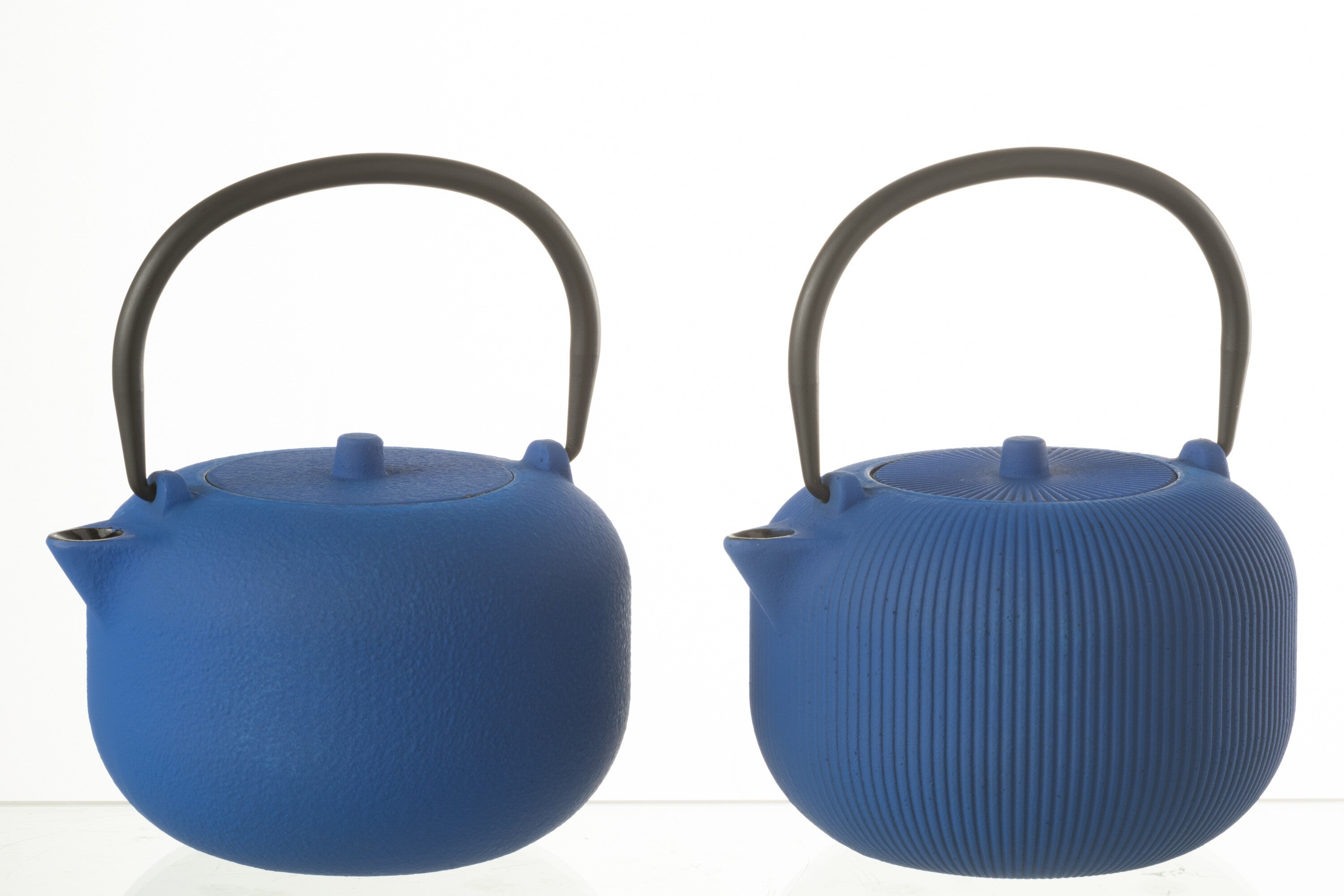 Doos van 1 theepot metaal donkerblauw assortiment 2