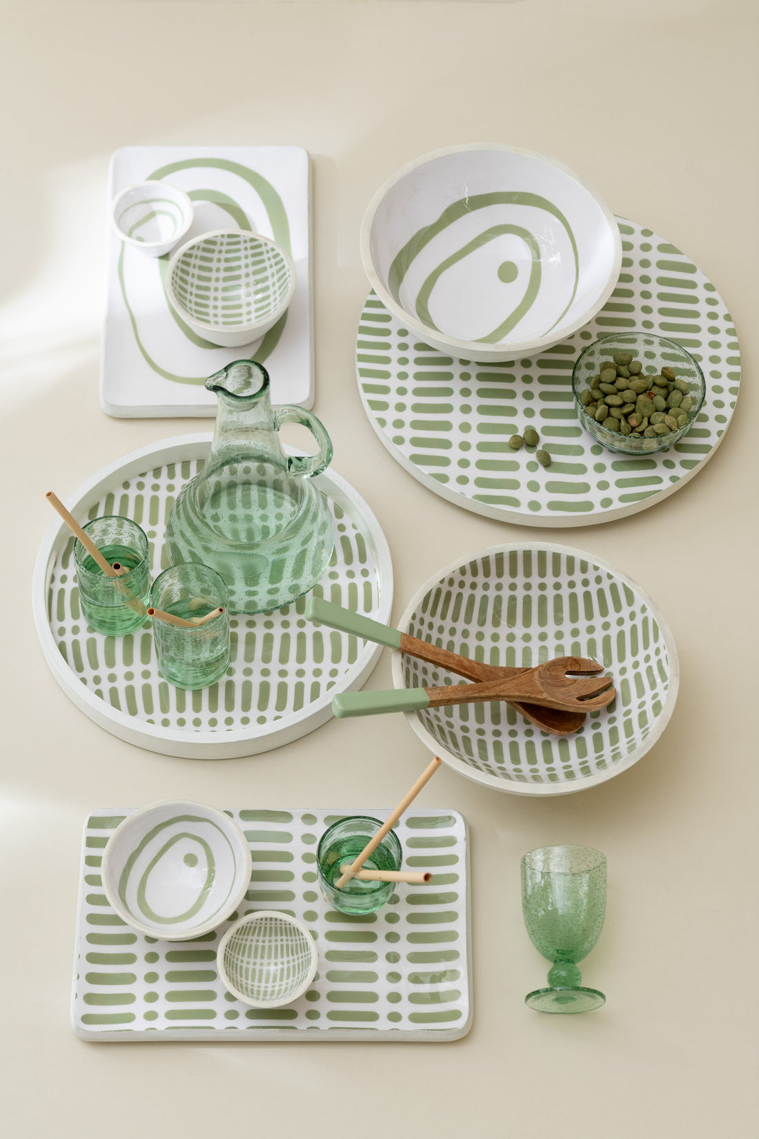 Dienblad rond met handvatten mangohout groen/wit