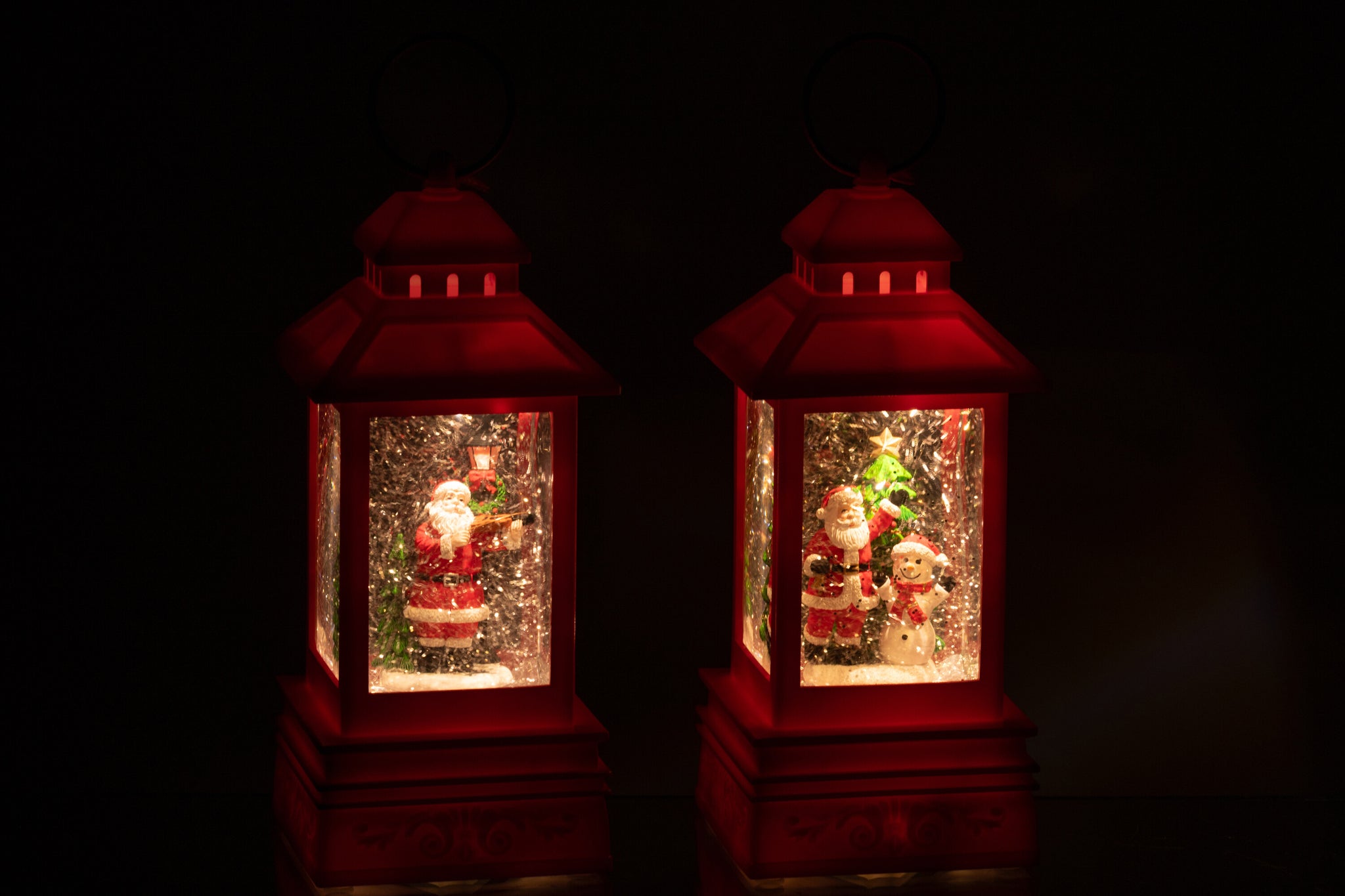 Water Globe lantaarn Kerstman Plastic Kerst Rood Assortiment van 2