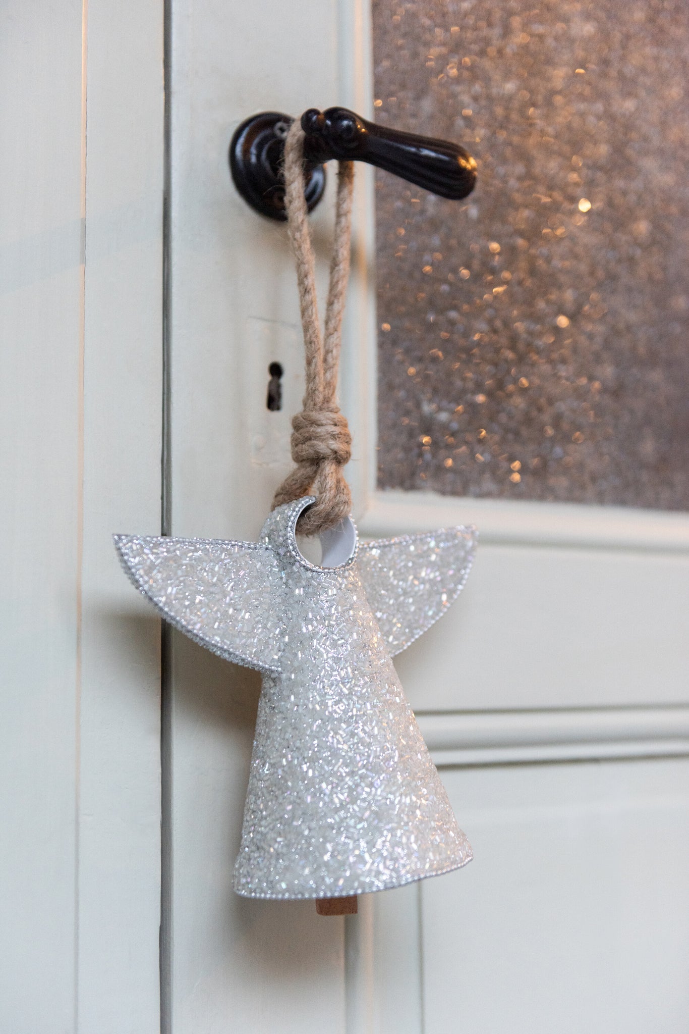 Hanger Bel Engel IJzer/Kralen Wit