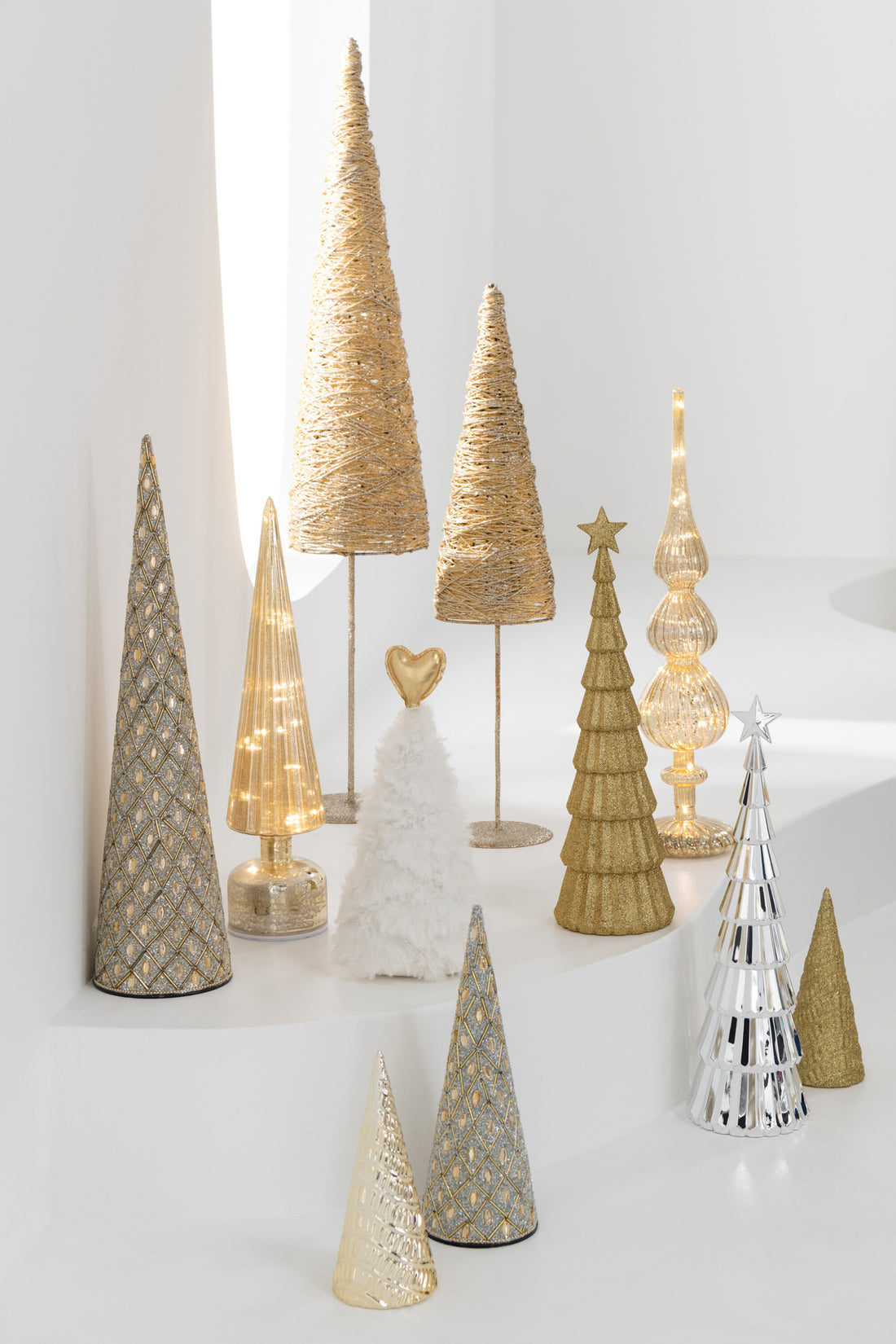 Set van 3 kegelvormige ijzeren/kralen wit/goudkleurig