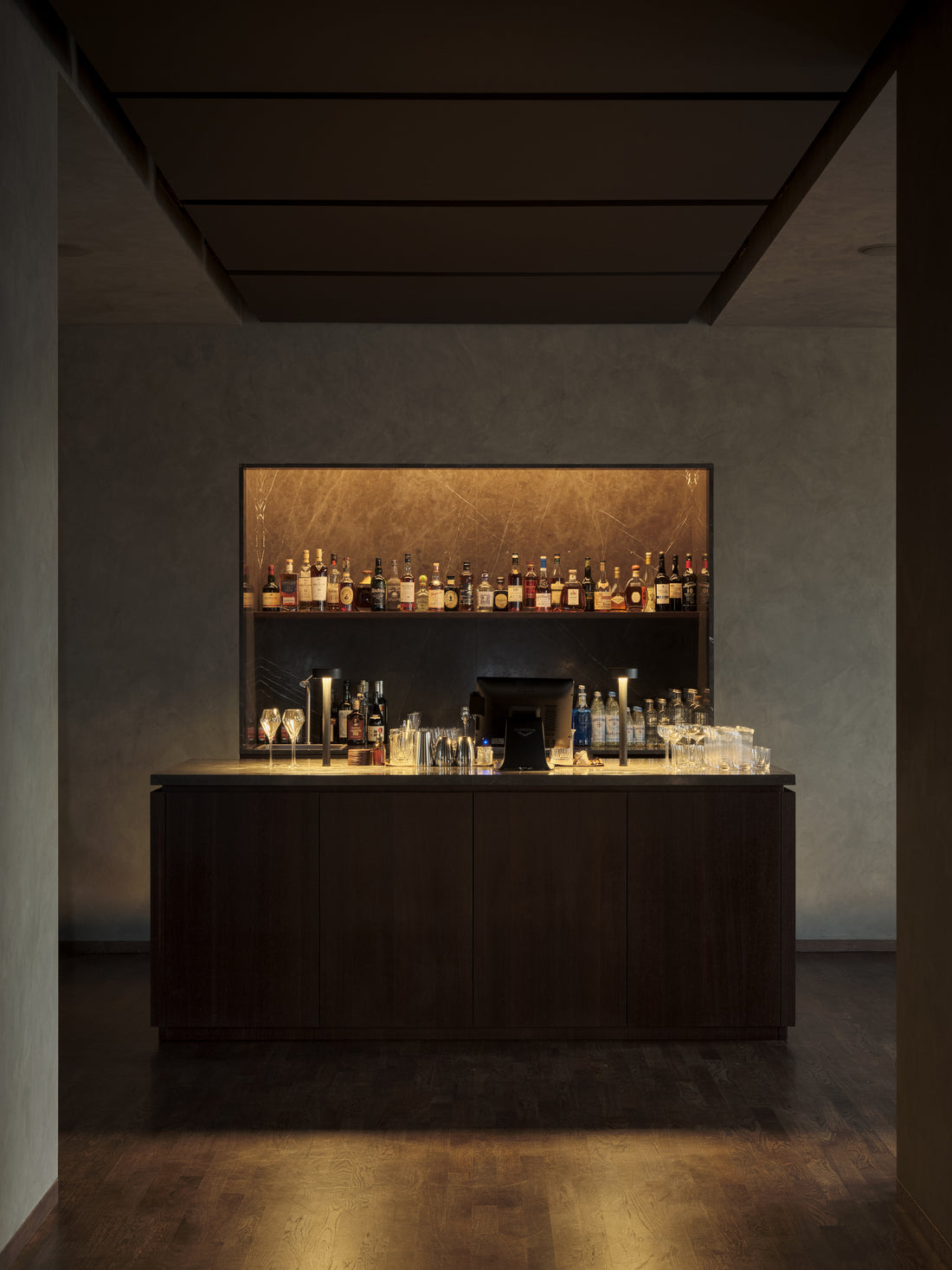 Peak Lane tafellamp met LED-printplaat om aan tafel te bevestigen
