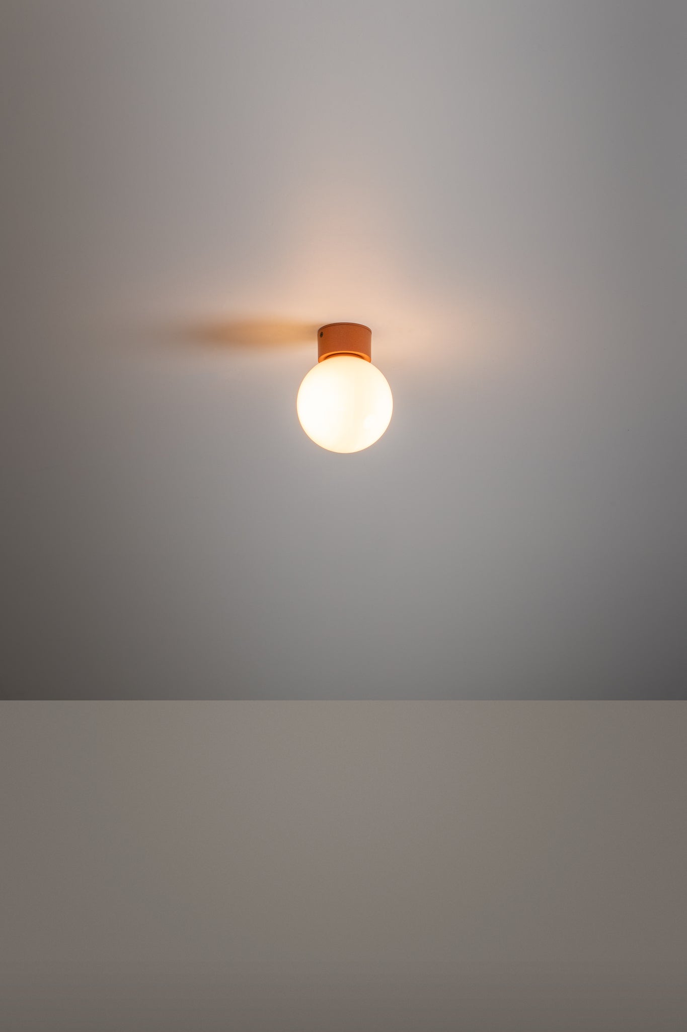 Symphony wandlamp G9 gestructureerd koper