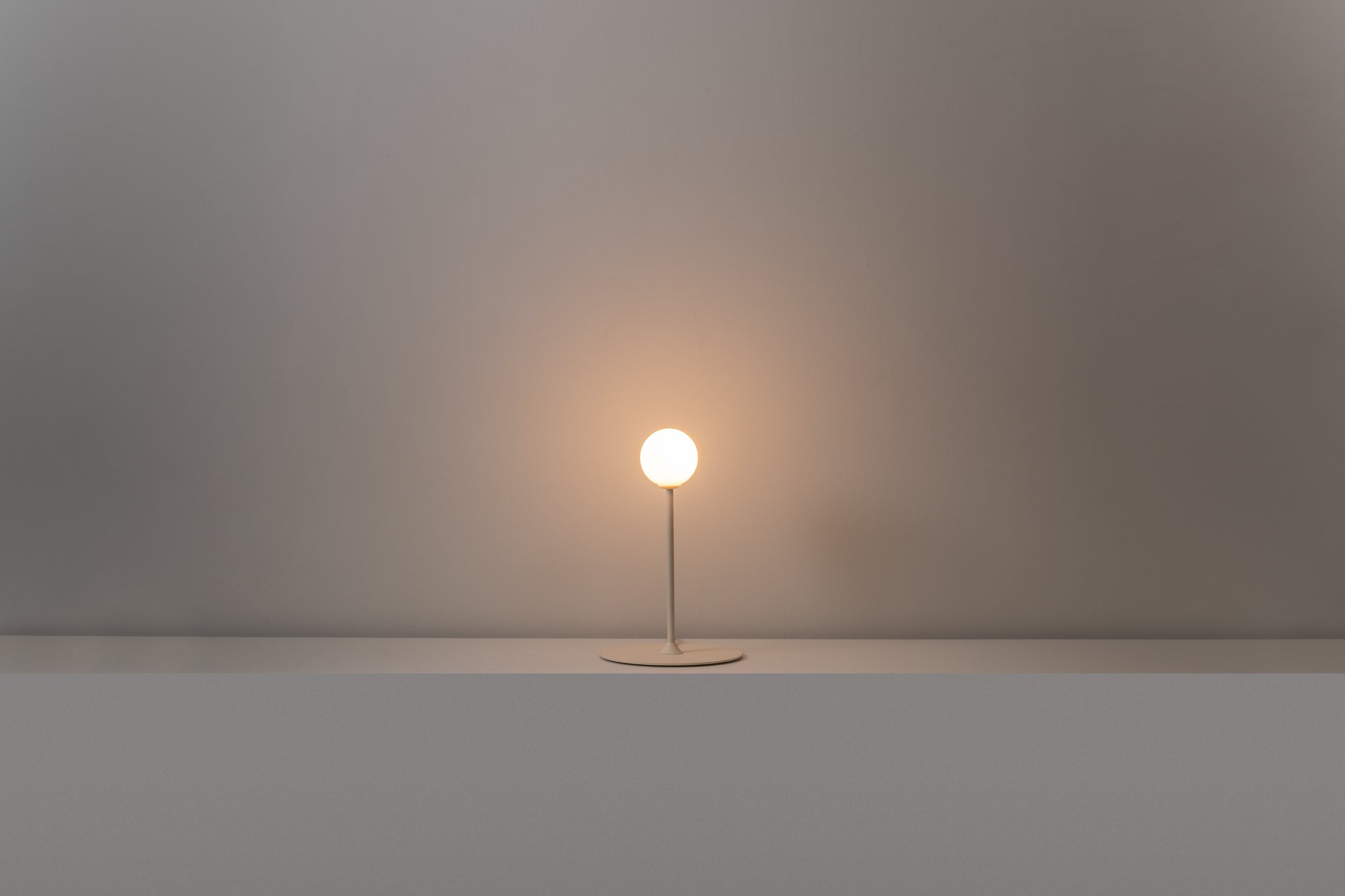 Symphony tafellamp G9 H. 38 cm gestructureerd mink