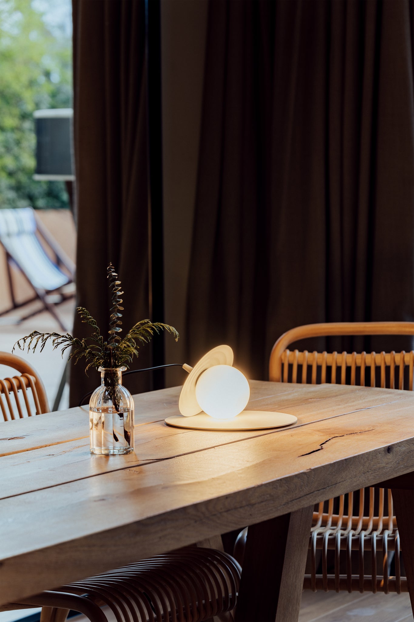 Symphony tafellamp G9 met structuur mink