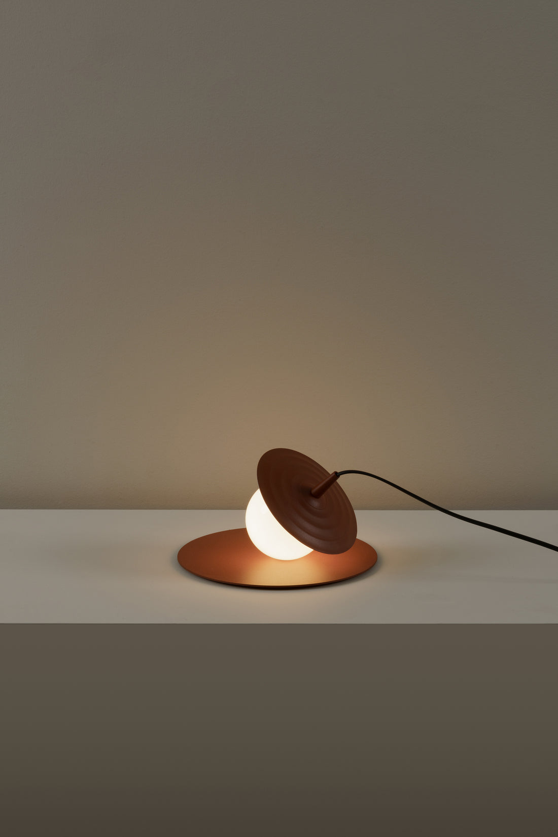 Symphony tafellamp G9 gestructureerd koper