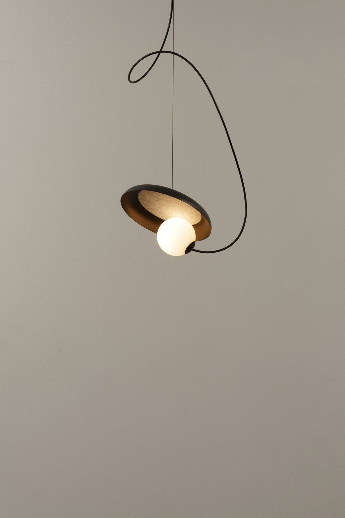 Draadhanglamp 24 cm. G9, koper met structuur