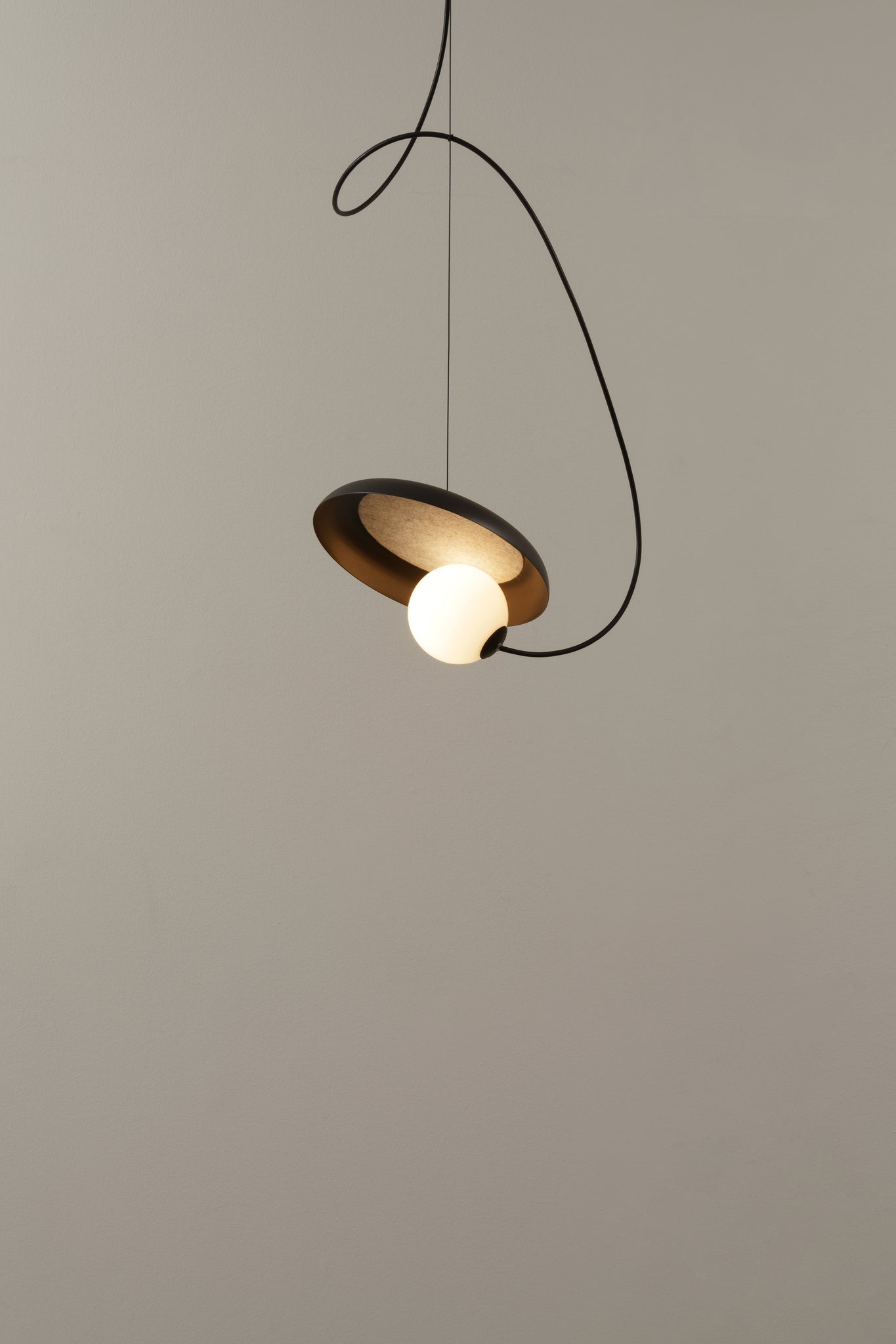 Draadhanglamp 24 cm. G9, koper met structuur