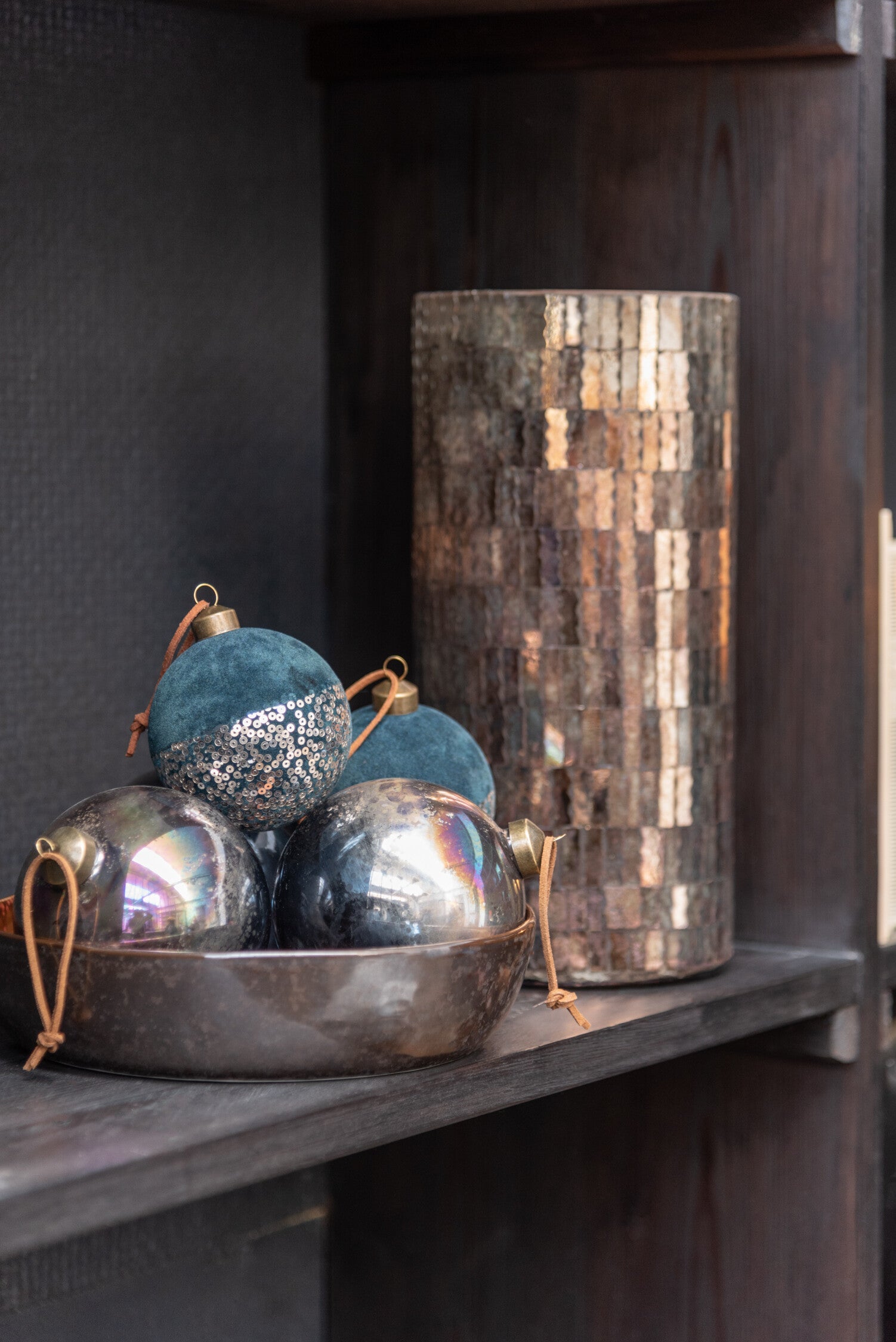 Doos met 6 kerstballen fluweel/pailletten glas blauw/goud klein