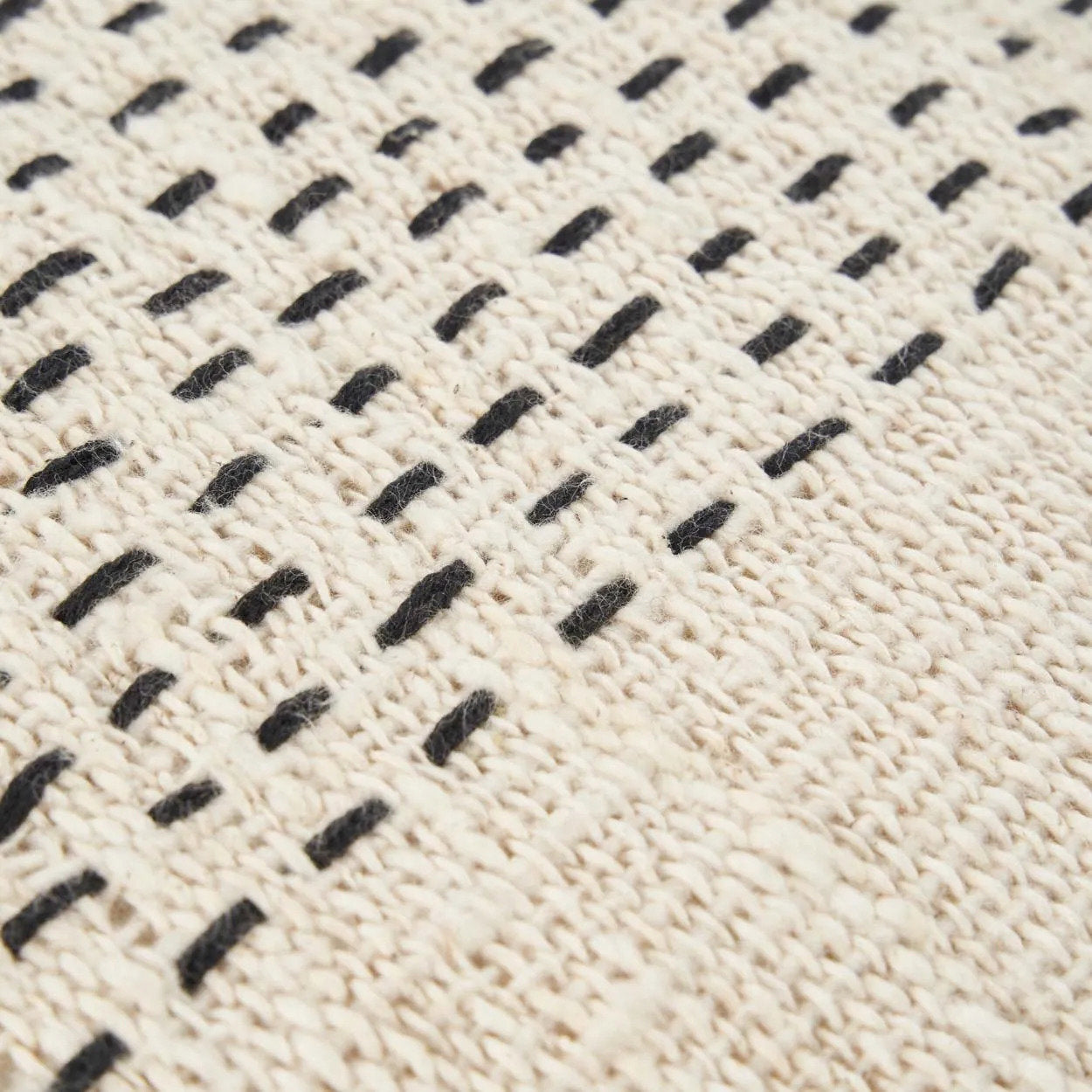 De Mistige Kussenhoes - Natuurlijk Zwart