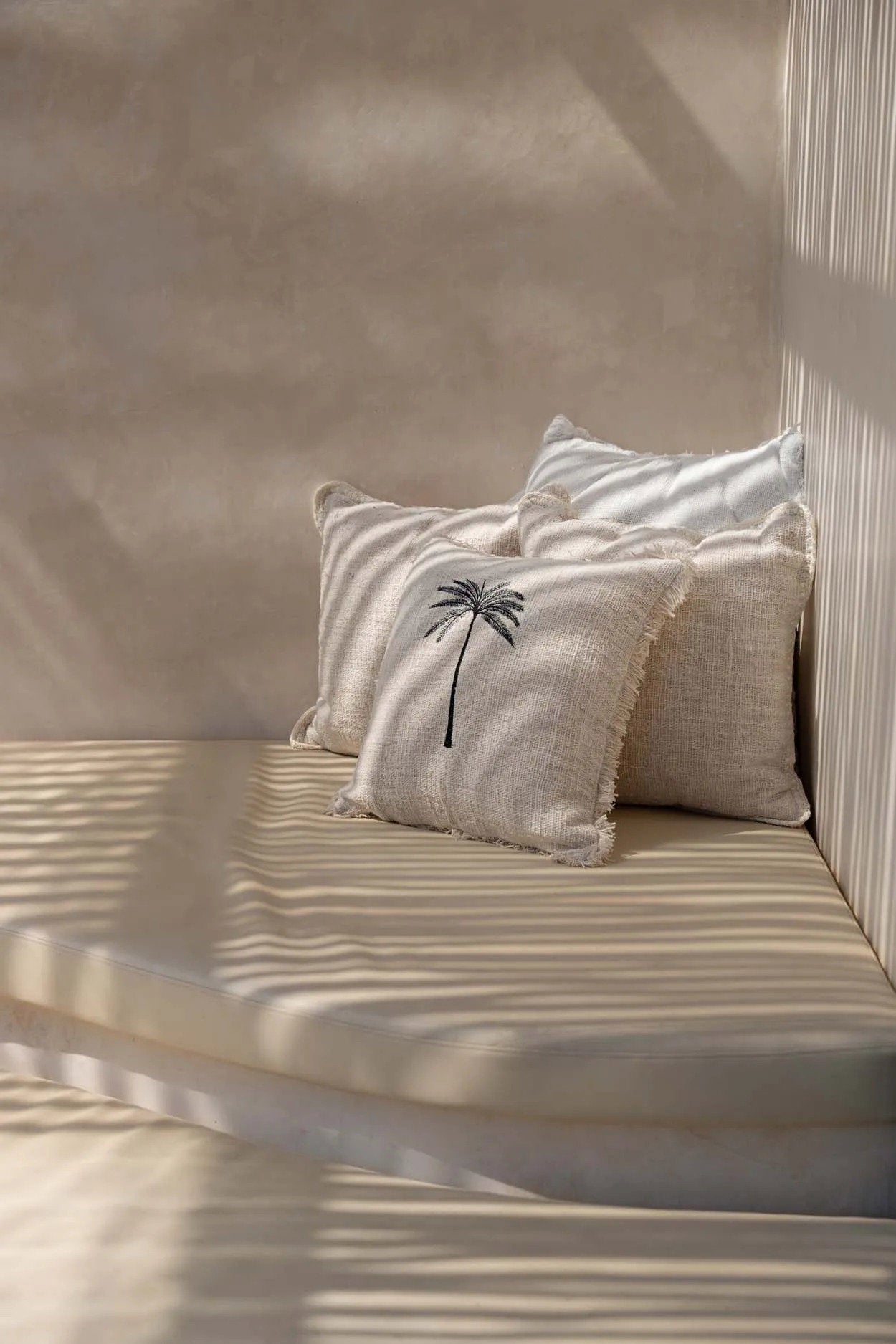 De Gili Palm Kussenhoes - Natuurlijk Zwart