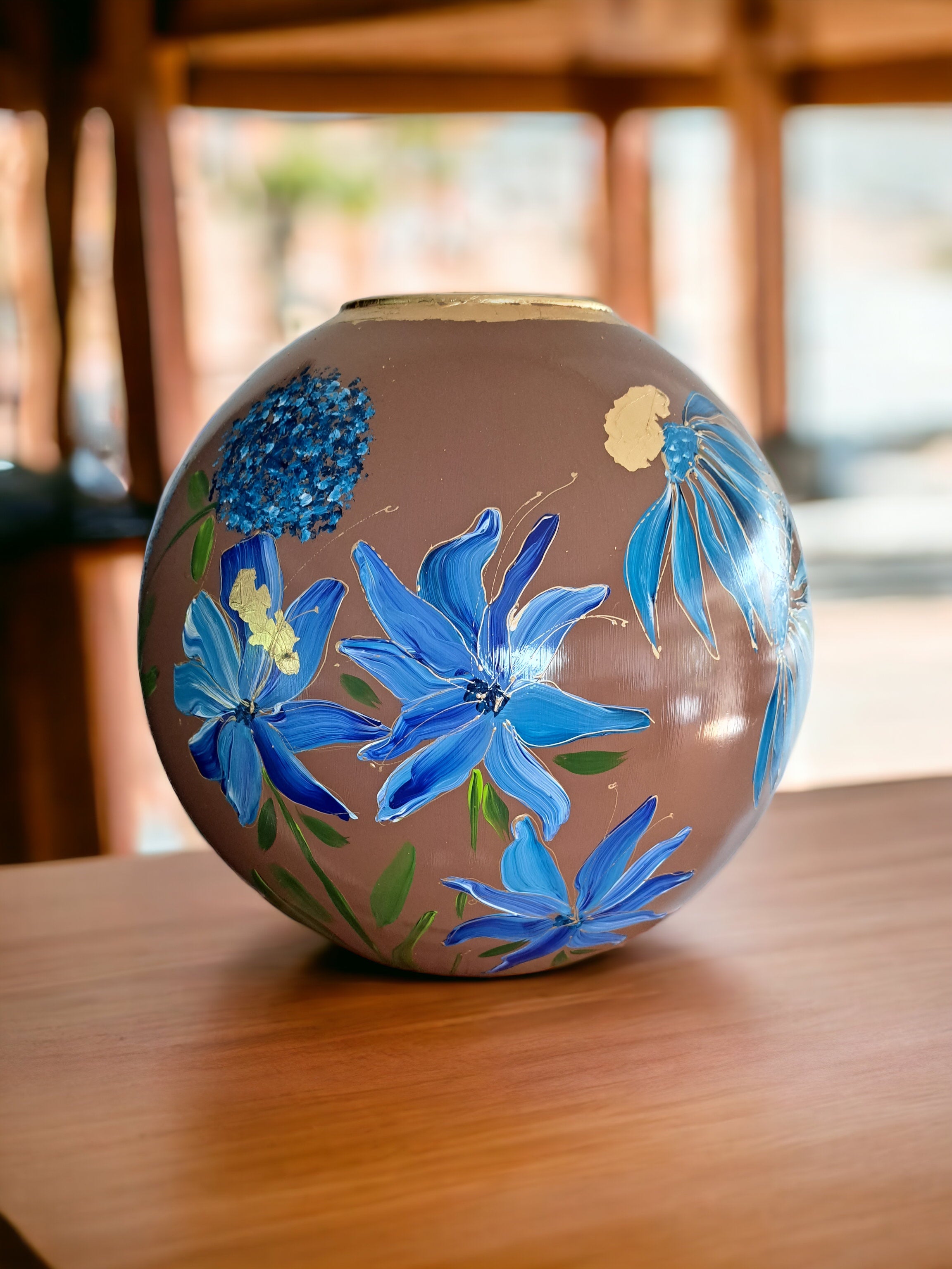 Handbemalte Vase, entworfen von Tanja Diederen