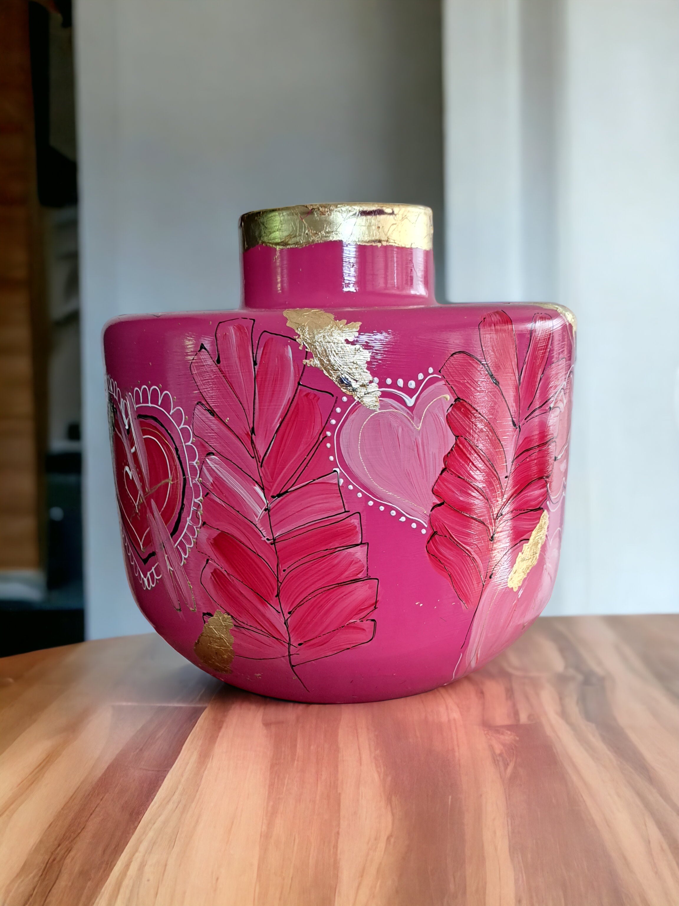 Handbemalte Vase, entworfen von Tanja Diederen