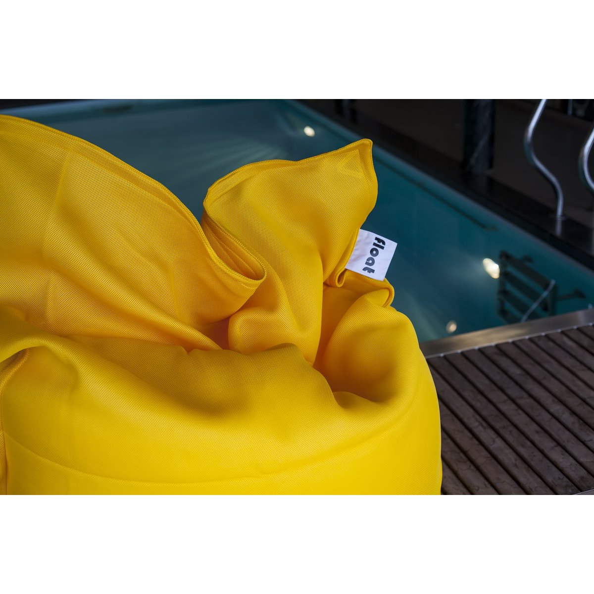 FLOAT BEAN BAG ZWEMBAD - geel