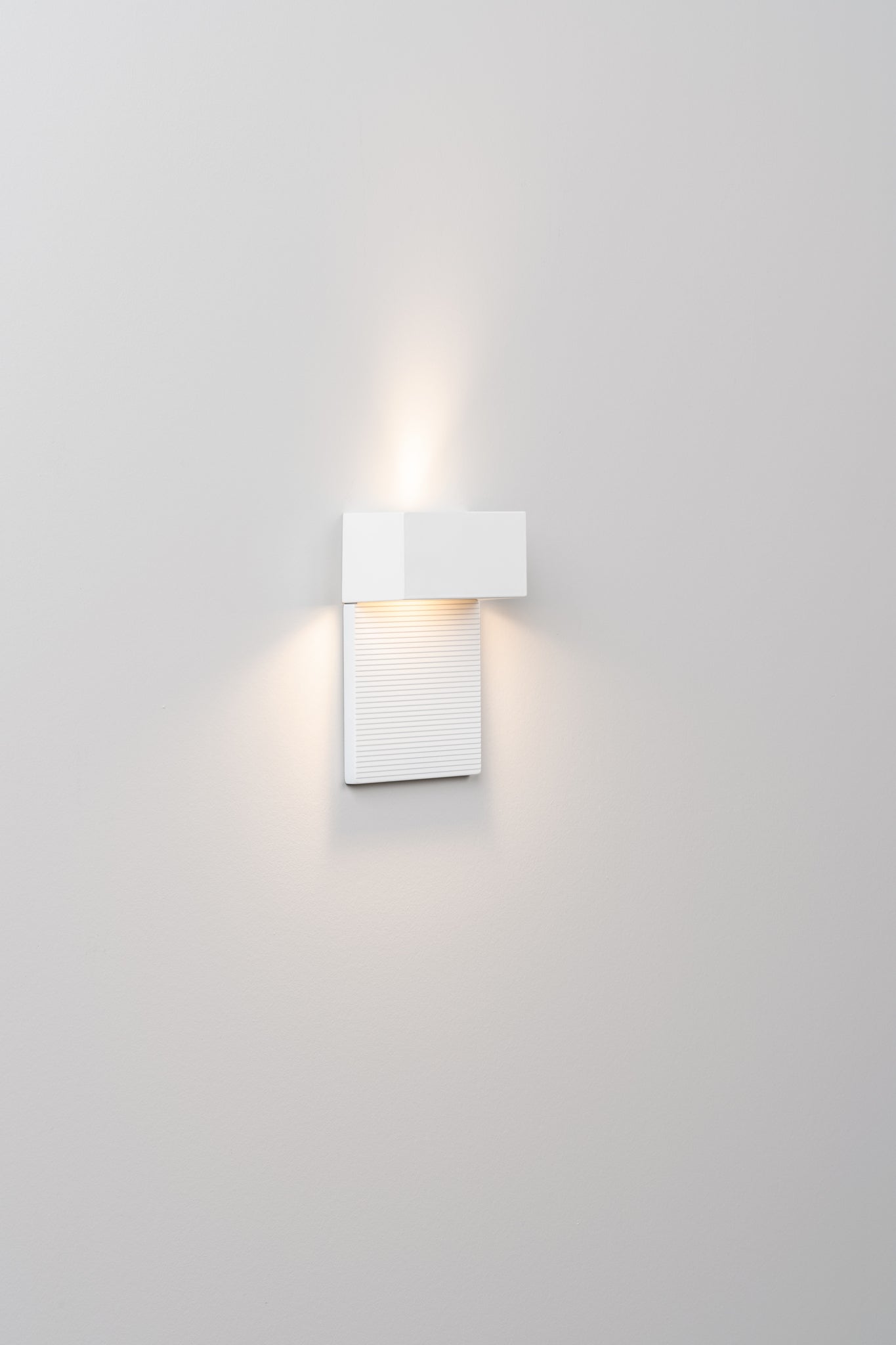 Mini wandlamp H.15 G9 wit met structuur