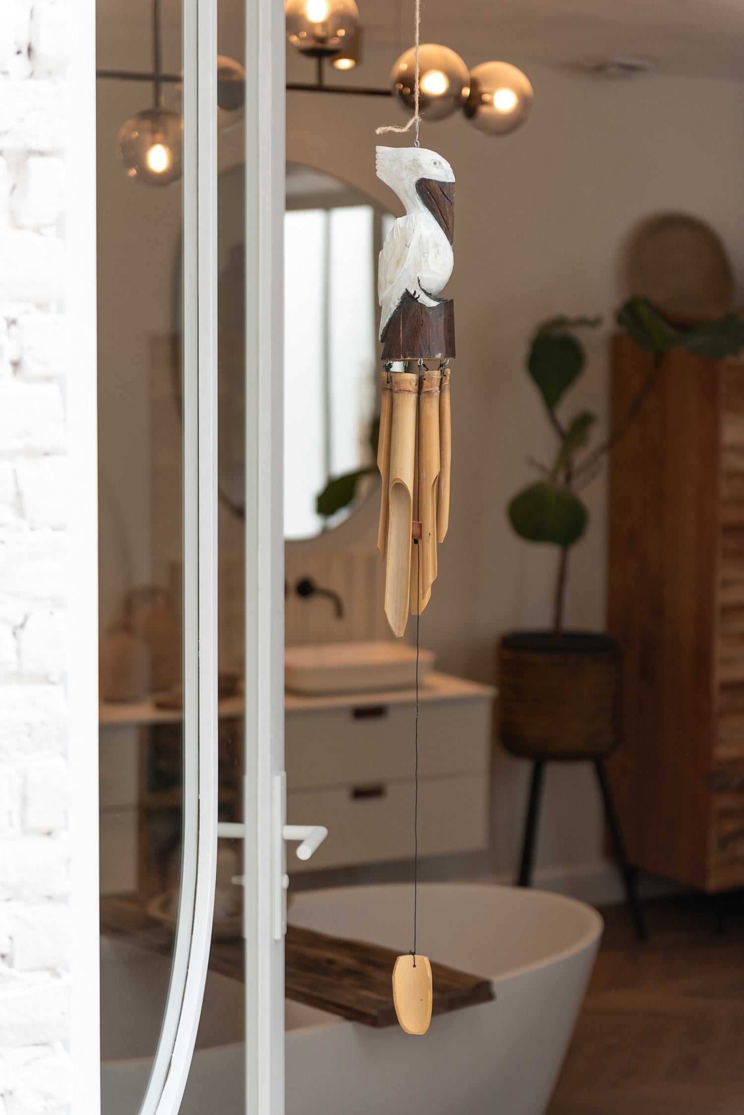 Windgong Pelikaan Albasia Hout/Bamboe Wit/Bruin