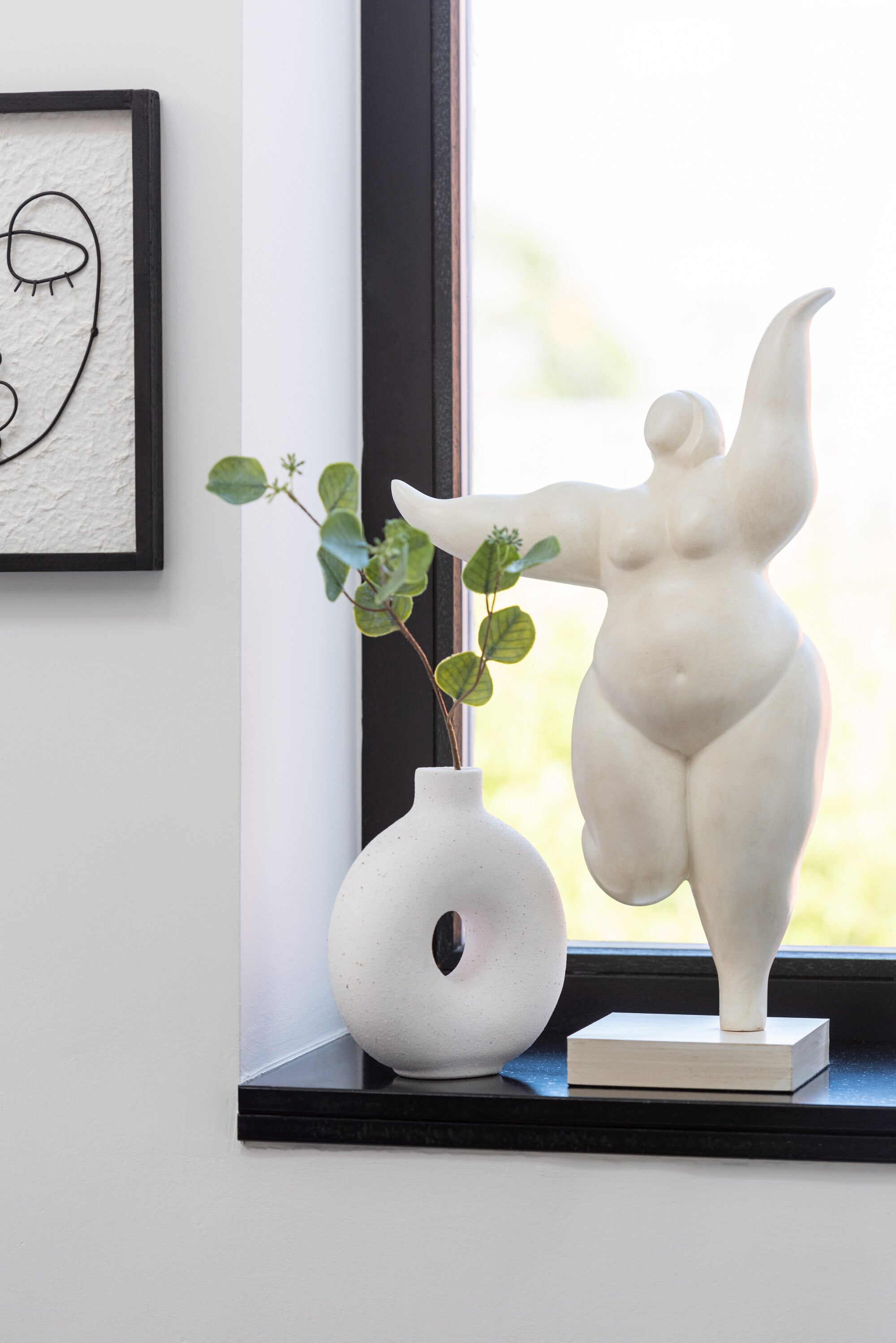 Figuur Delphine Poly Beige