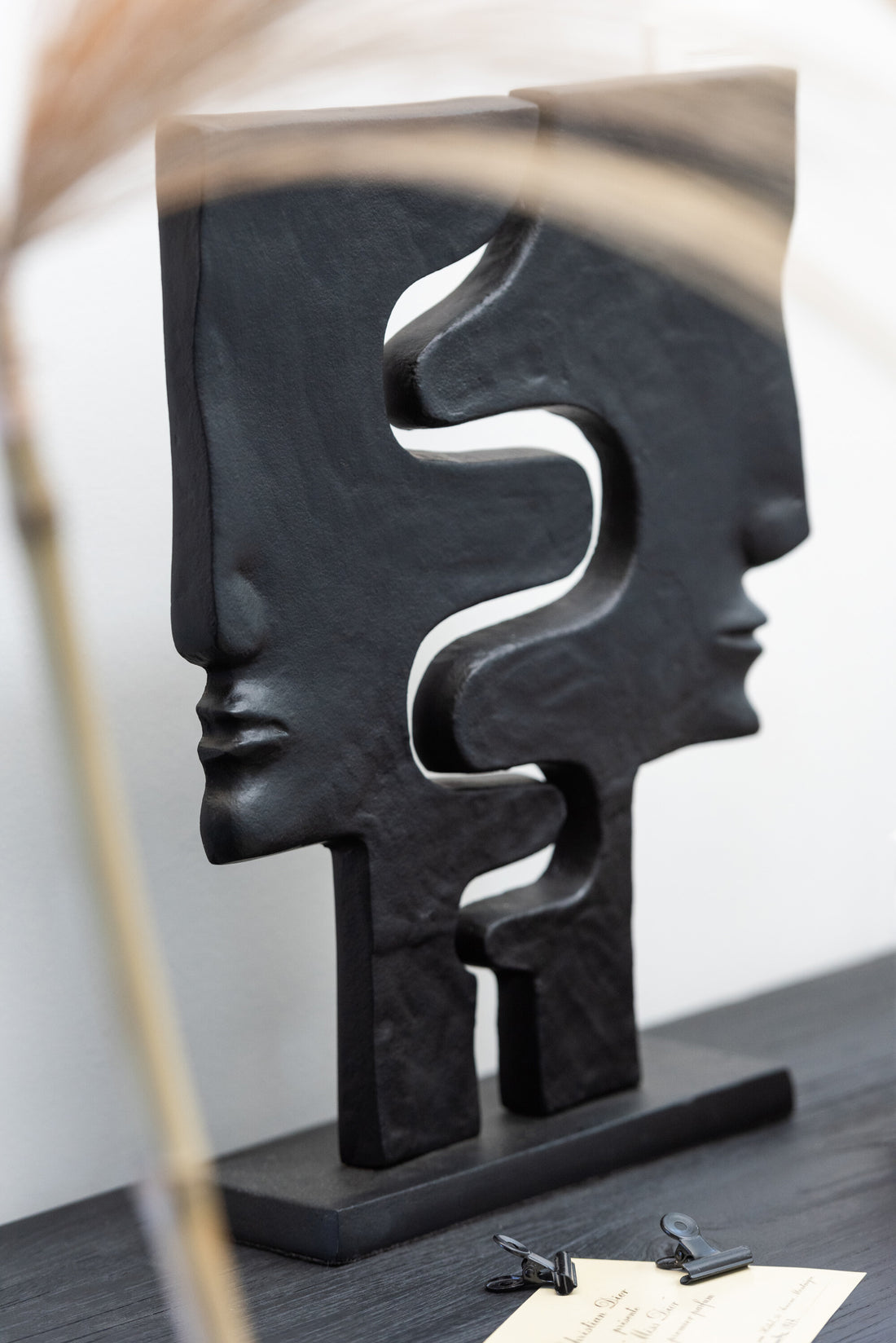 J-Line Figuur Gezichten Op Voet Aluminium