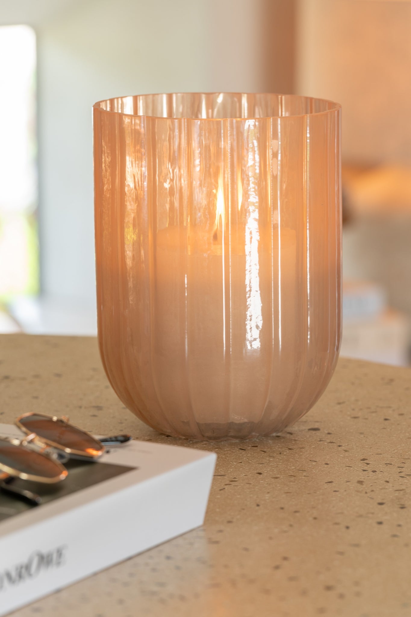 J-Line Vaas Yoni Strepen Glas Peche Medium - 20.50 cm hoog