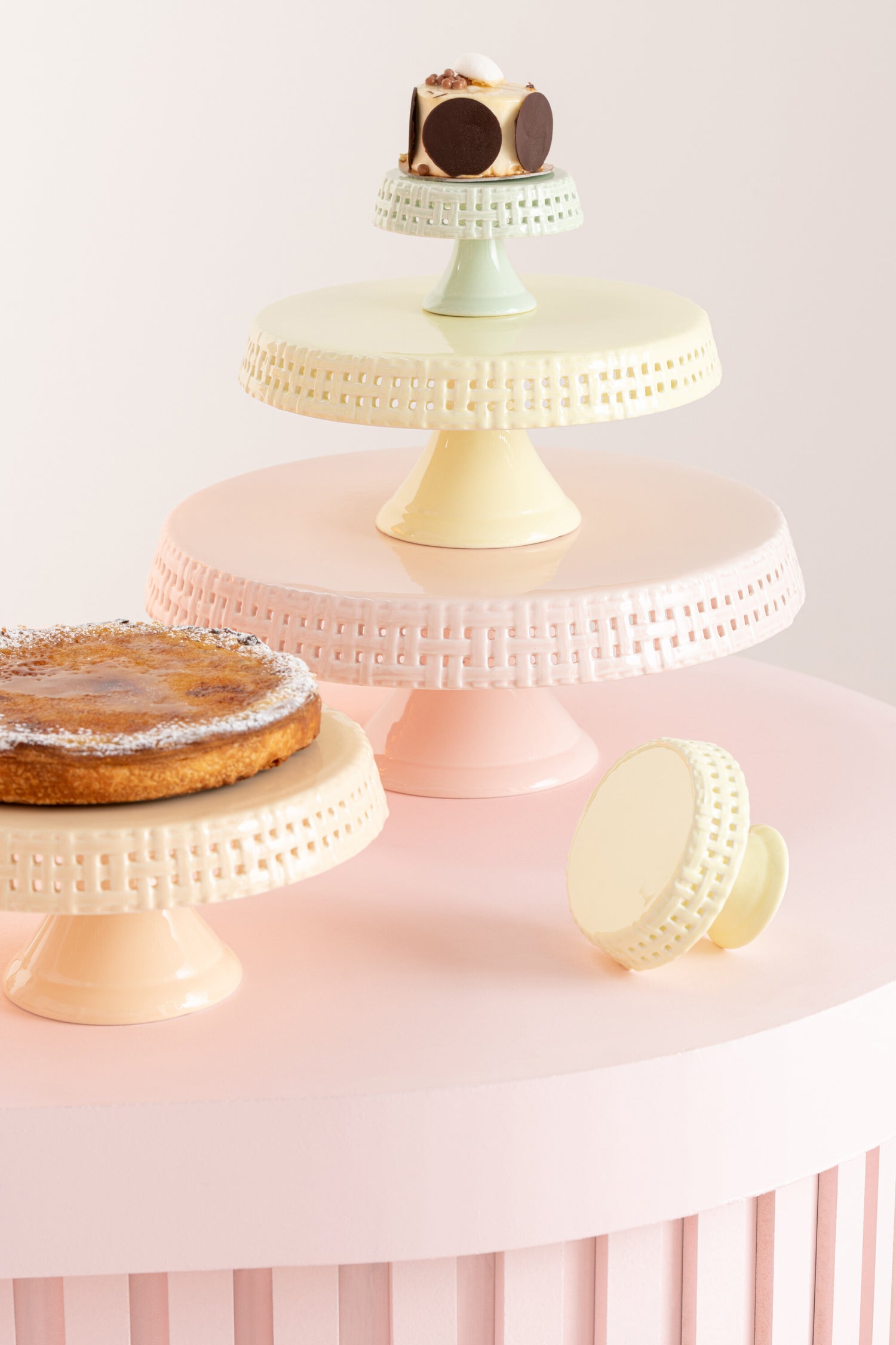 J-Line Cake bord onder glas - taartplateau - keramiek - roze - S