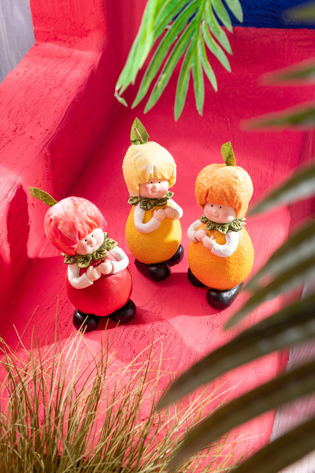 Mix van grote assortimenten van 3 kinder citroen/sinaasappel/appel polyresin.