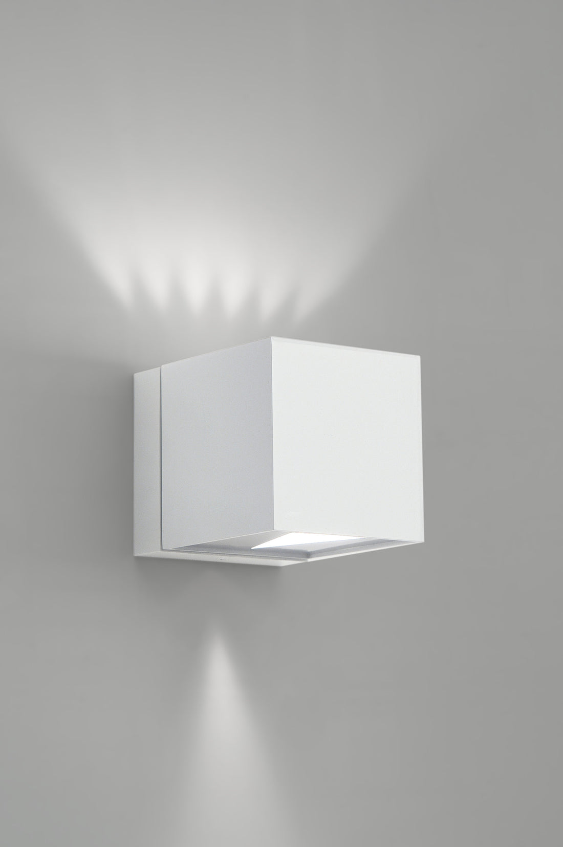 Dau 80 wandlamp G9 gestructureerd wit