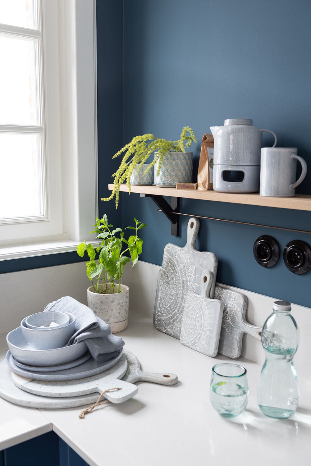 Doos Fles + 2 Glazen Natuurlijk Waterglas Lichtblauw