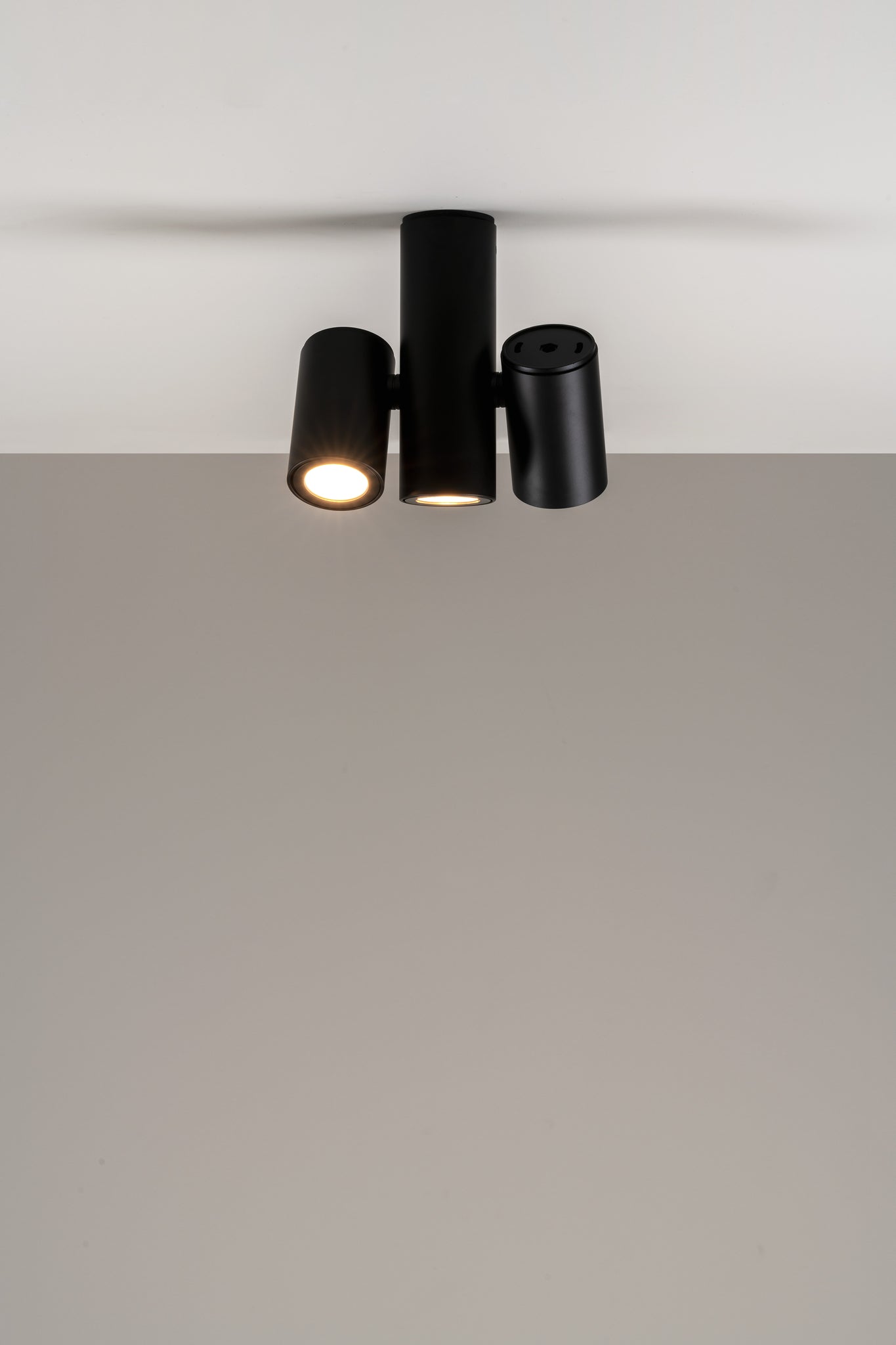 Kronn plafondlamp 3 x GU10 zwart met structuur