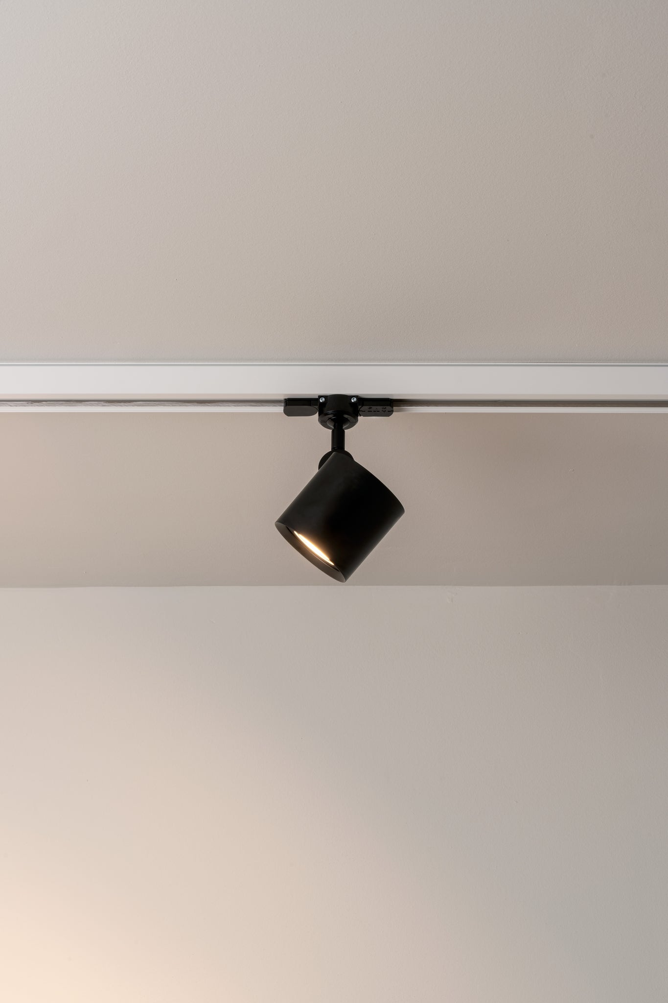 Kronn railspot 3P GU10 zwart met structuur