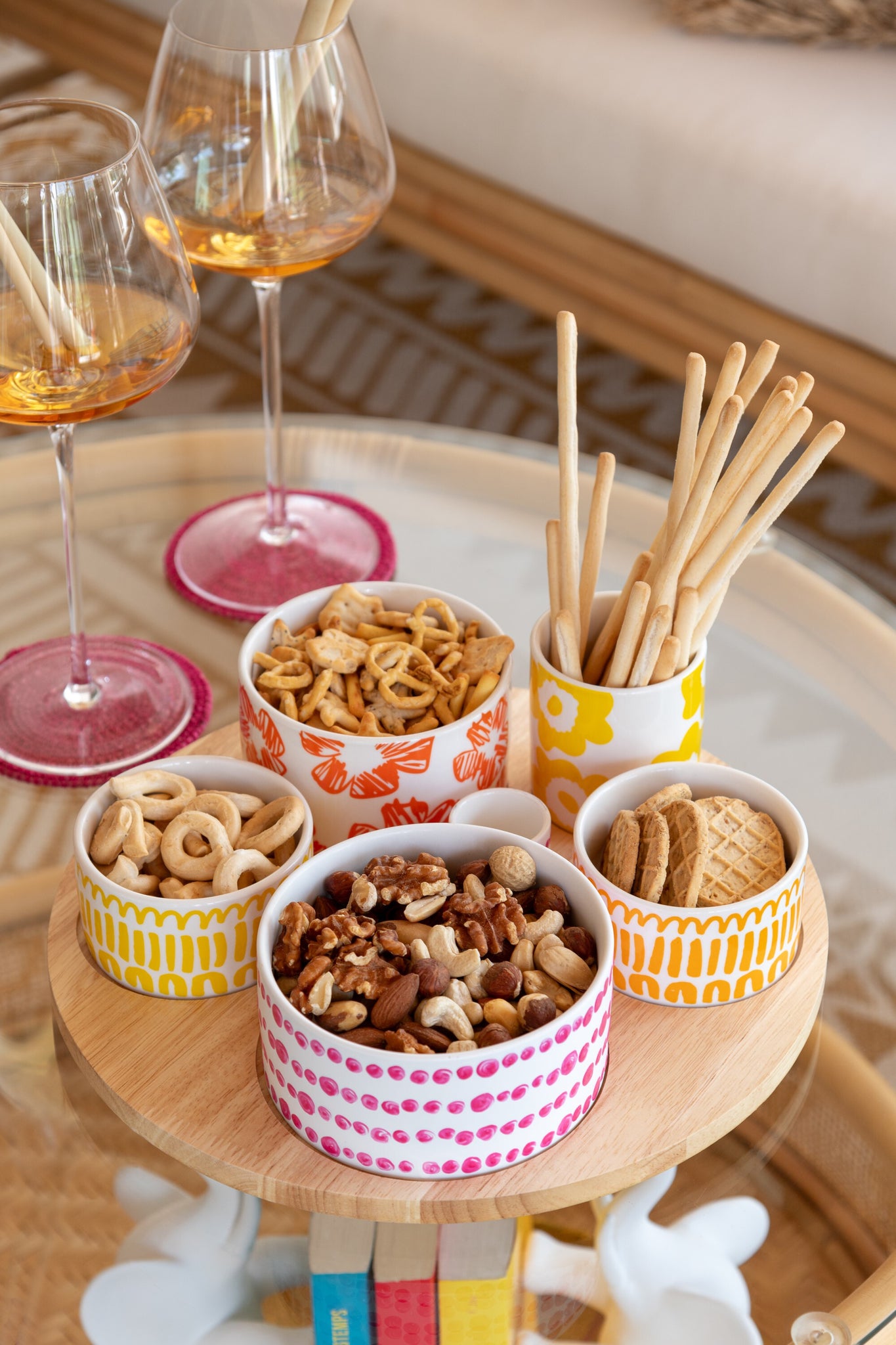 Set van 6 hapjes kommen + bamboe dienblad in doos, keramiek, gemengde kleuren