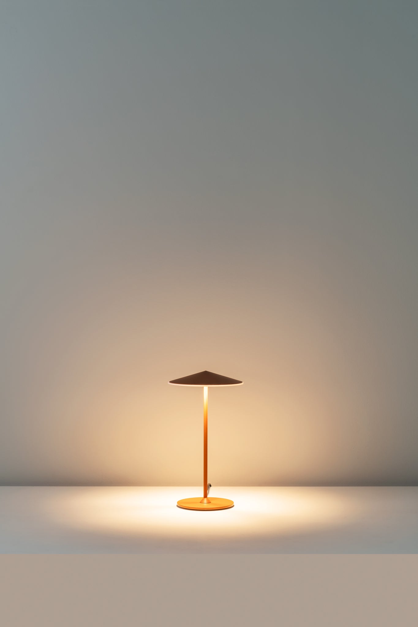 Pla tafellamp LED metalliek koper
