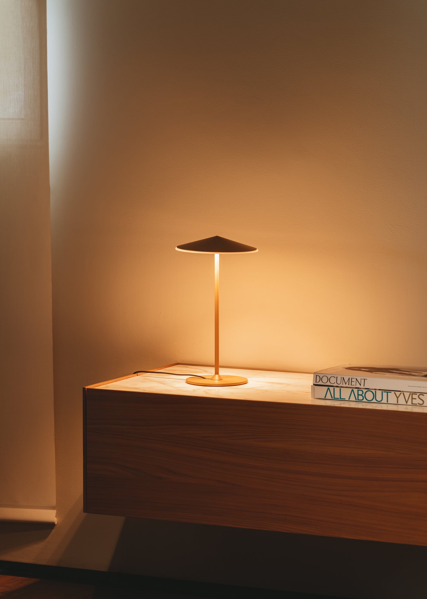 Pla tafellamp LED goudkleurig