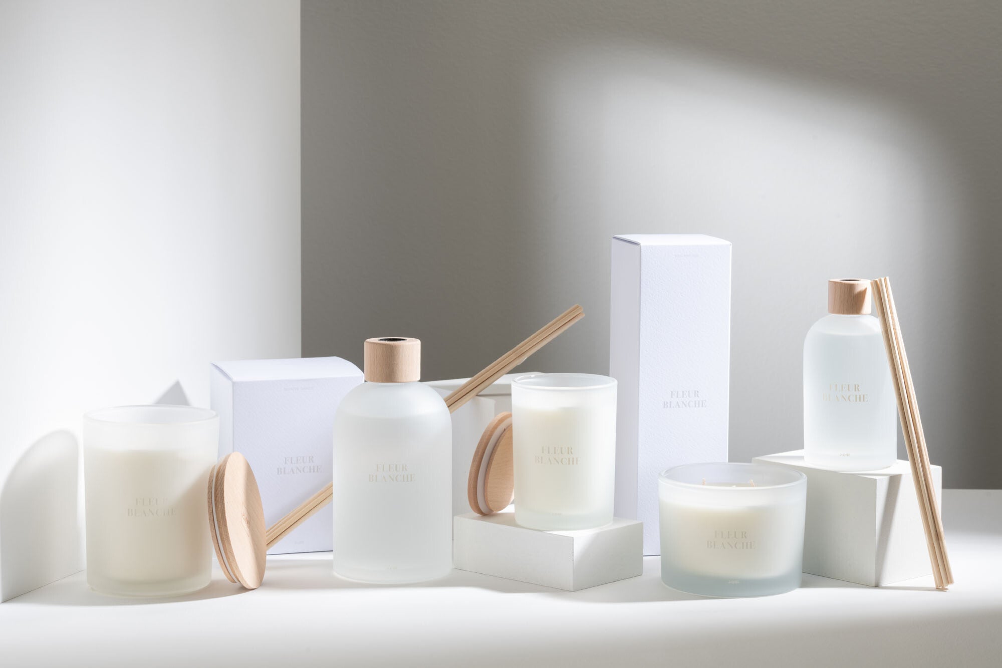 Geurkaars Accords Essentiels Fleur Blanche-28H