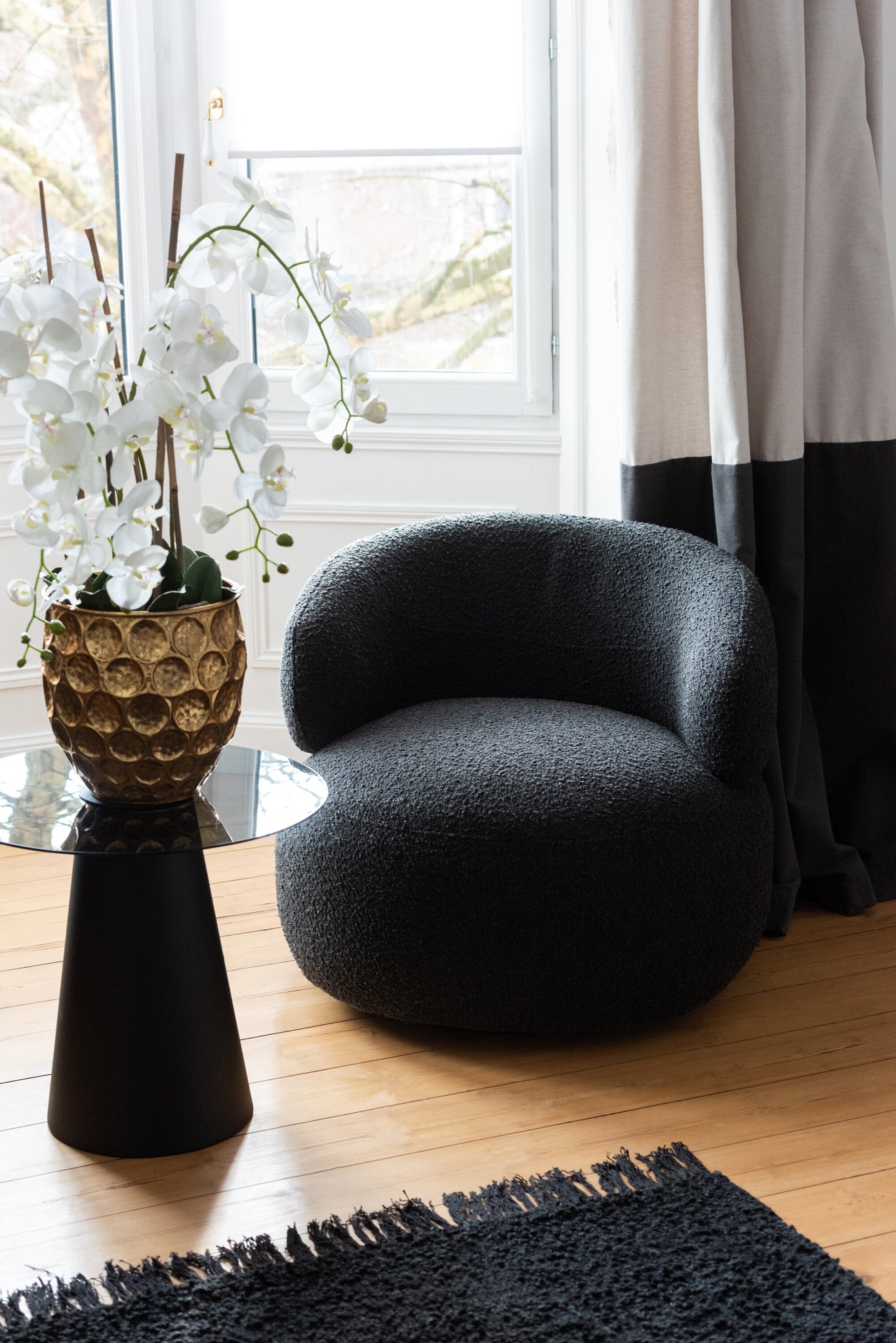 Chair Swivel Round Poplar Wood/Foam Black