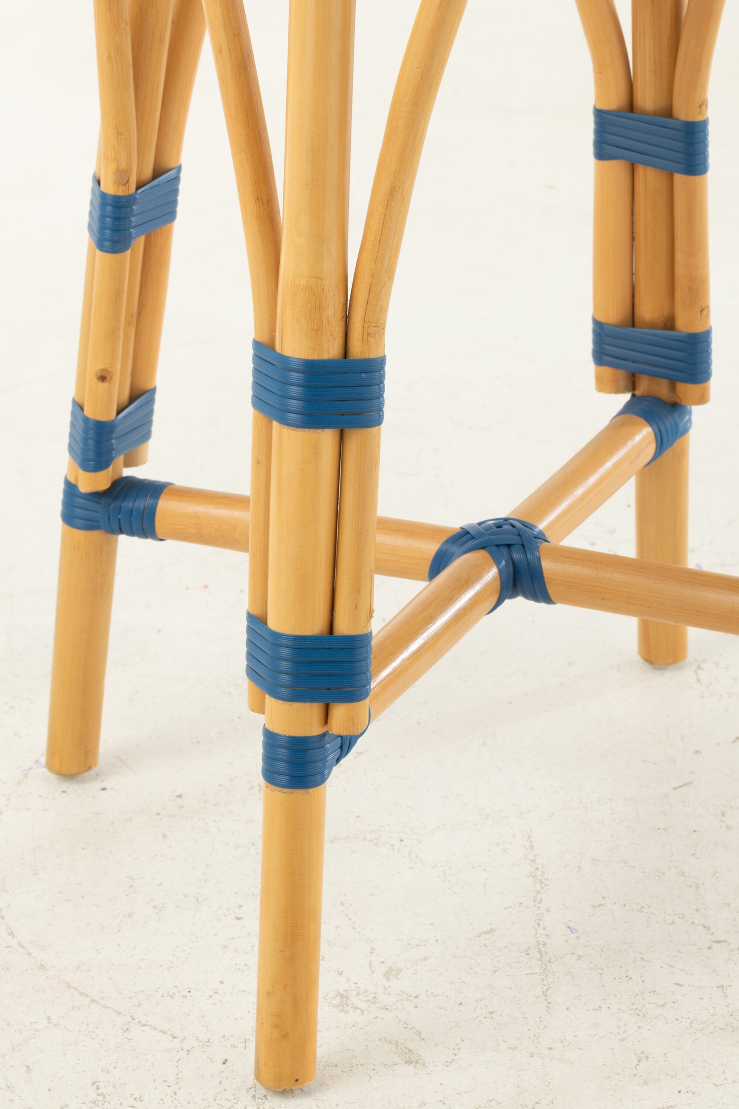 Kruk Rotan Blauw/Wit Groot